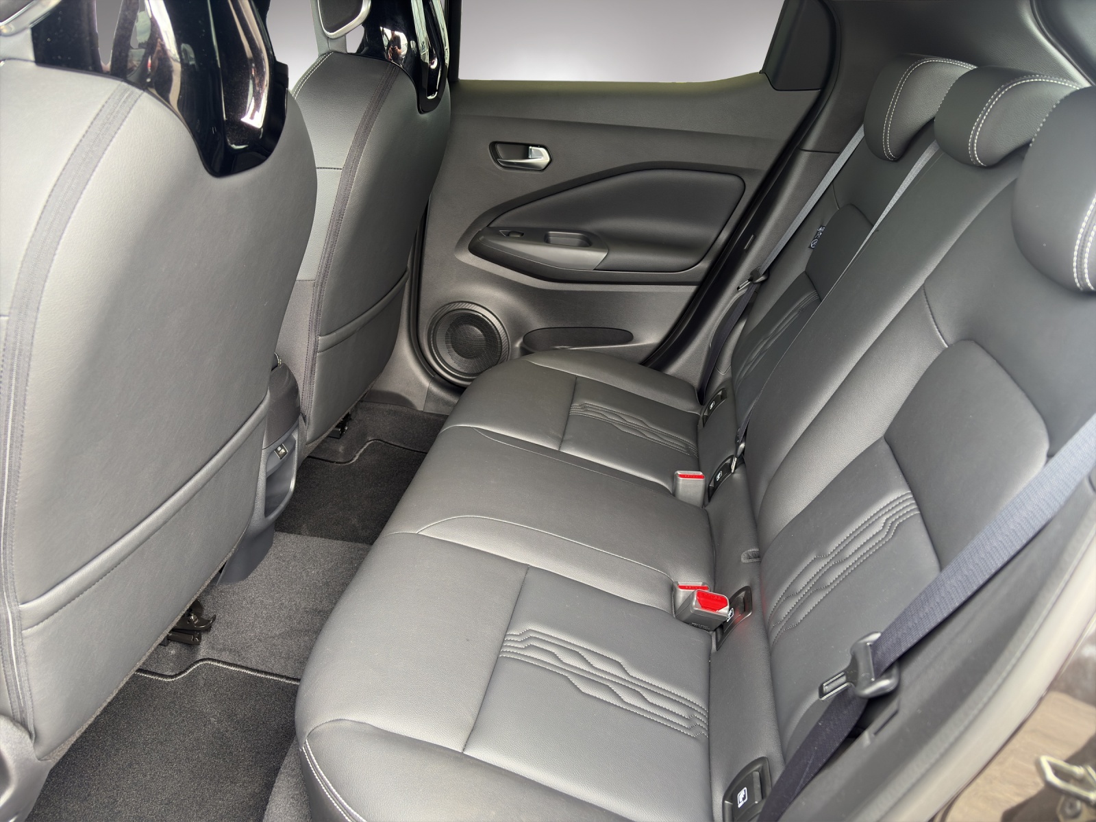 NISSAN Juke 1.6 Hybrid Tekna-image-6