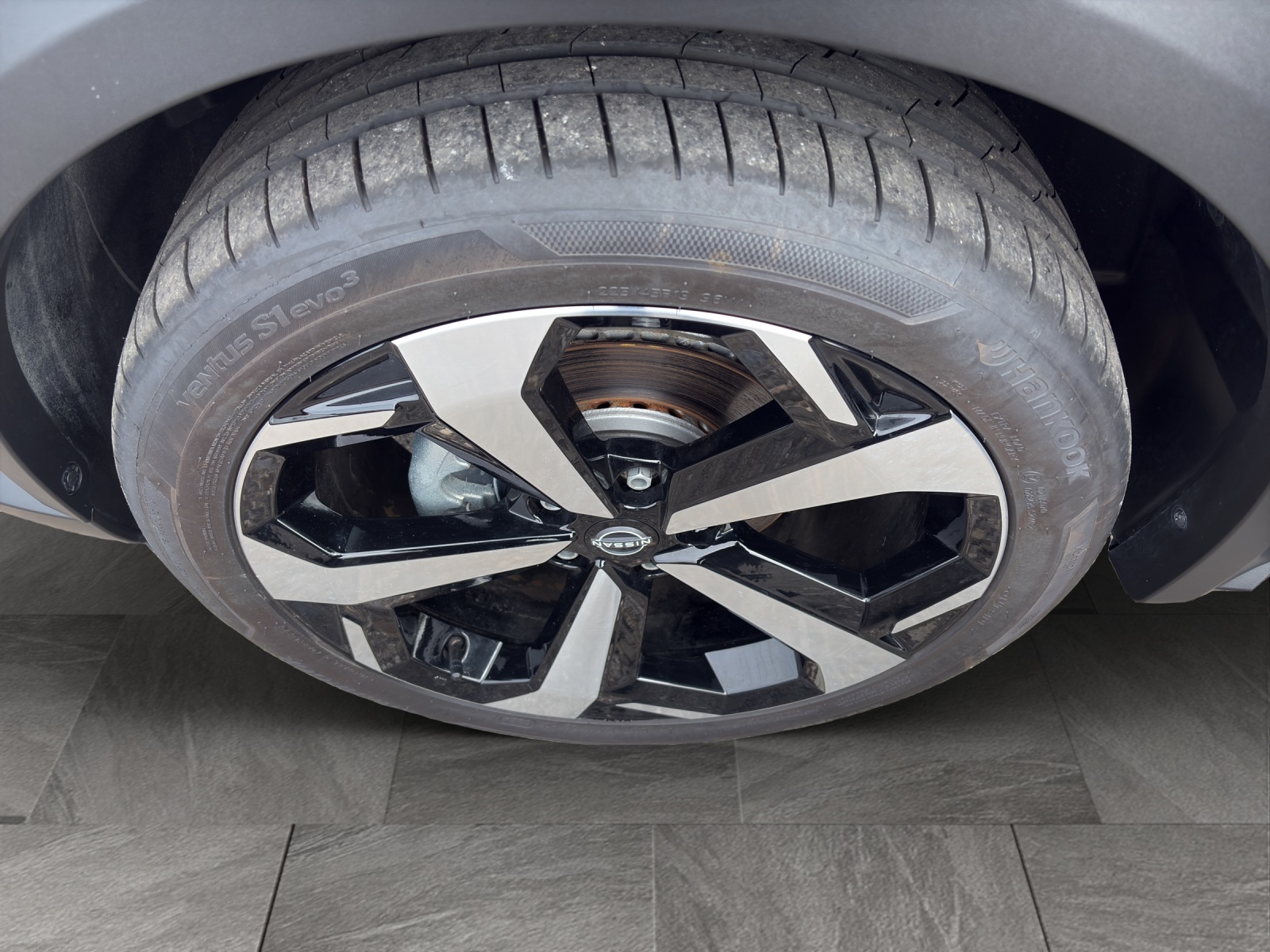 NISSAN Juke 1.6 Hybrid Tekna-image-8