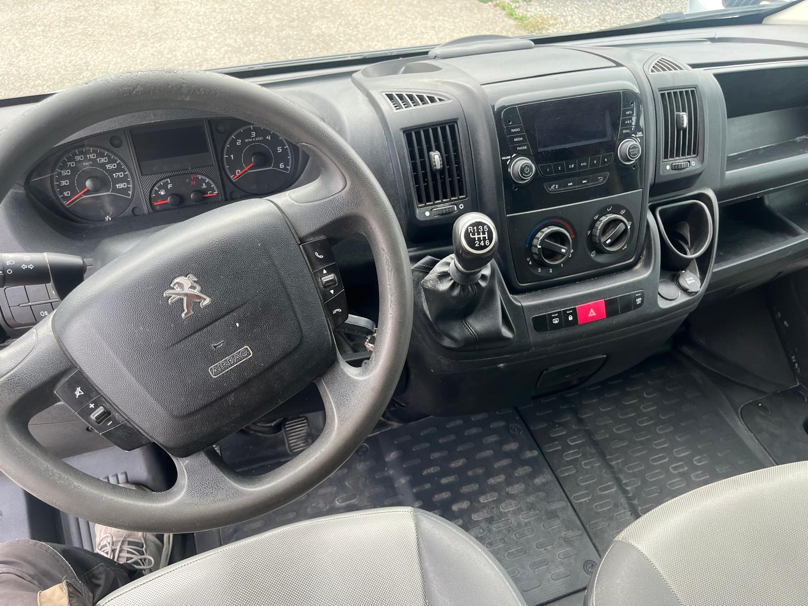 PEUGEOT Boxer 2.2 HDI 333 Allure L2H2-image-9