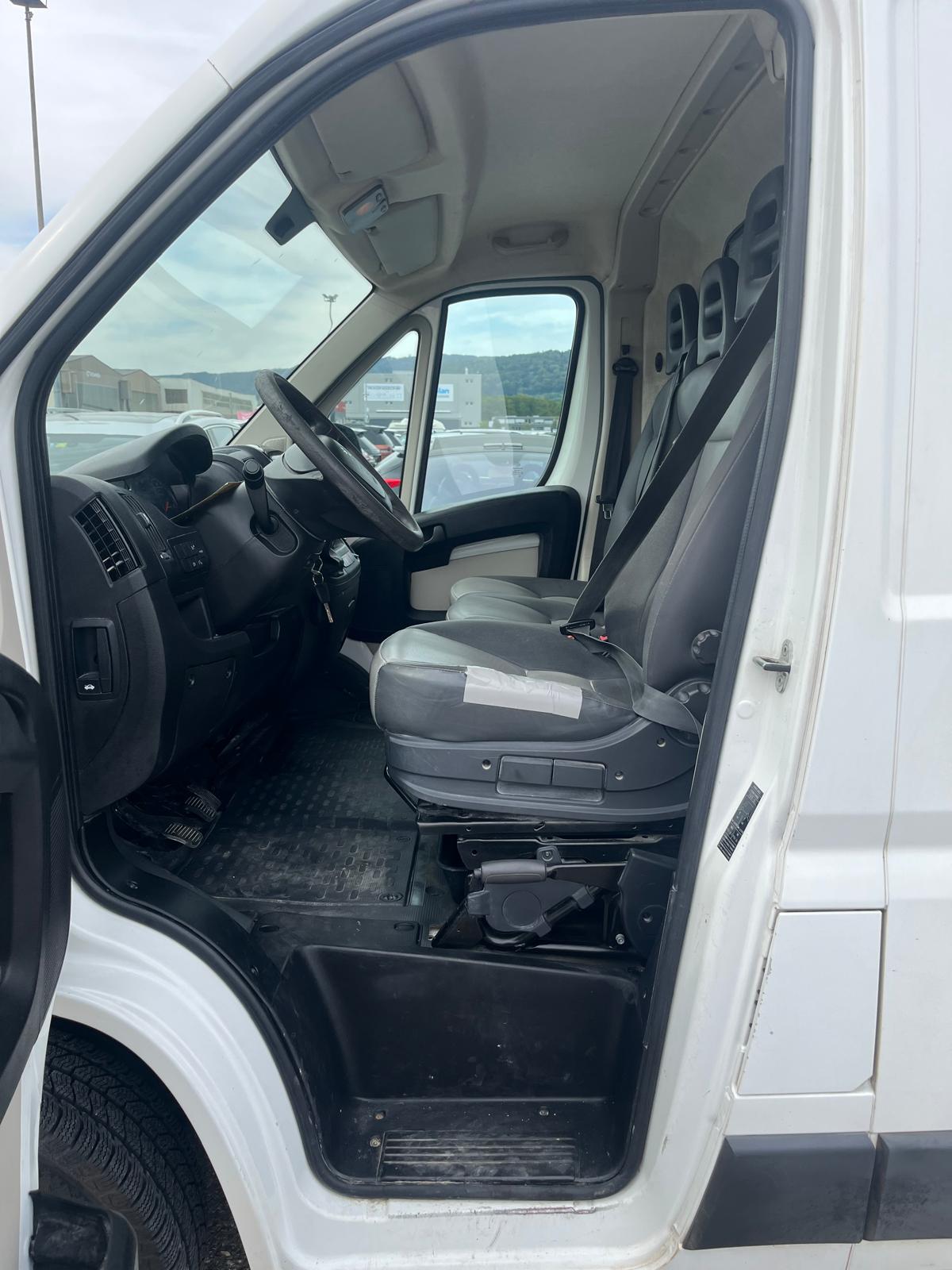 PEUGEOT Boxer 2.2 HDI 333 Allure L2H2-image-8