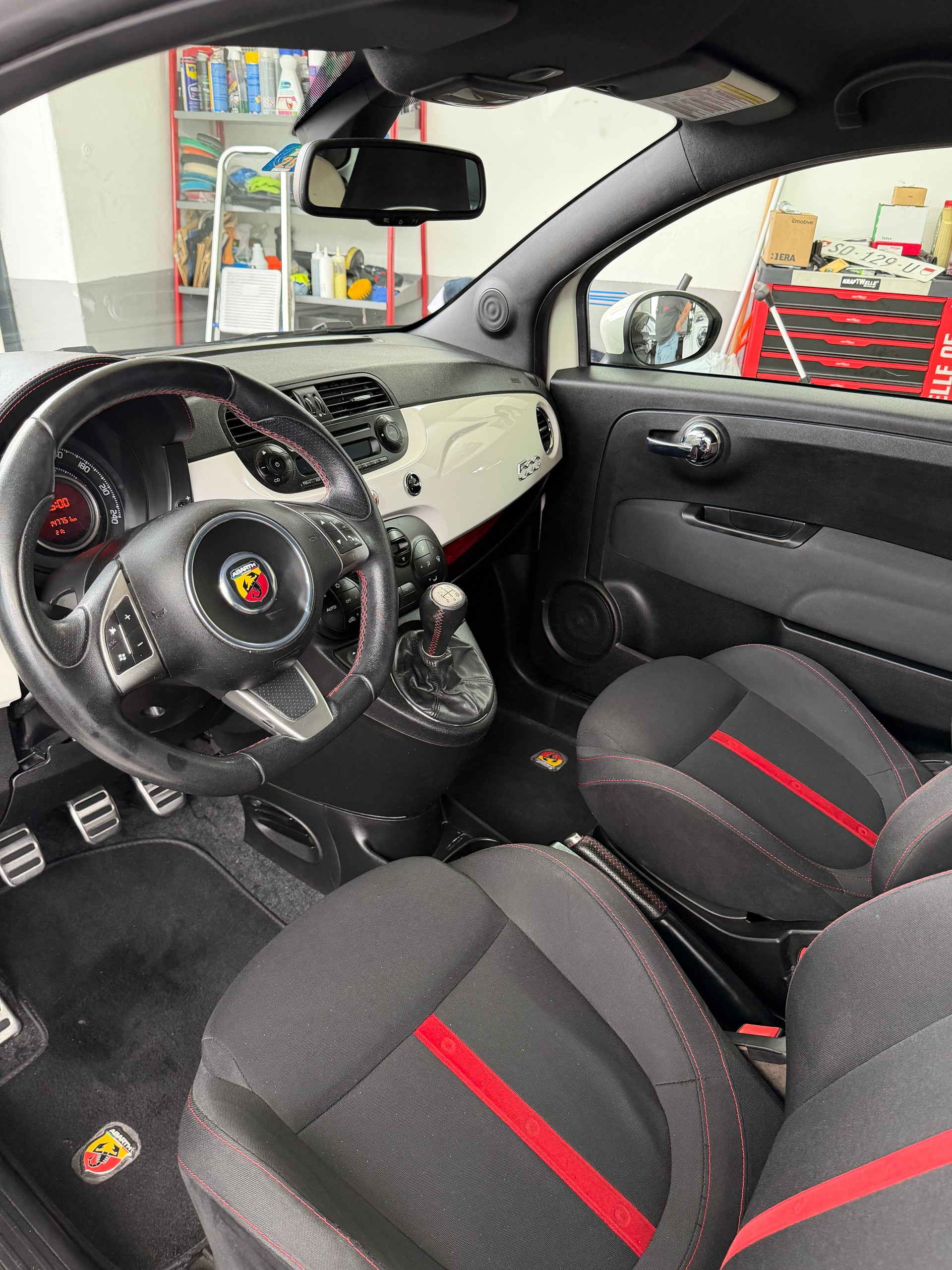 FIAT 500 1.4 16V Turbo Abarth-image-10