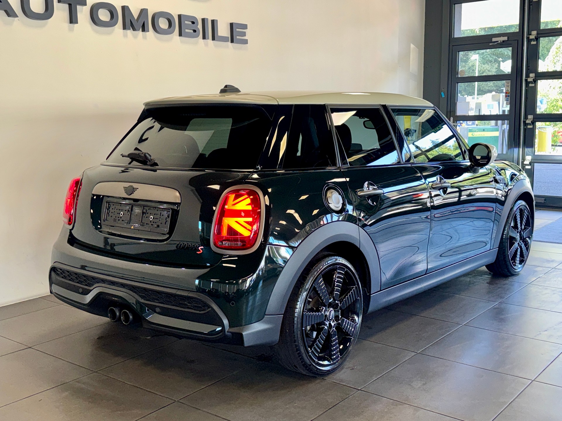 MINI Cooper S Resolute Edition Steptronic DKG-image-3