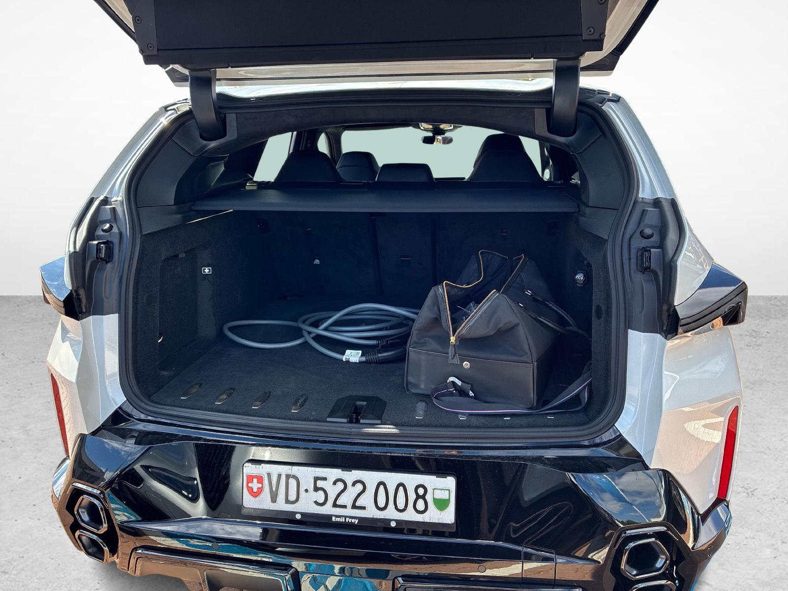 BMW XM 50e Plug-in Hybrid-image-11