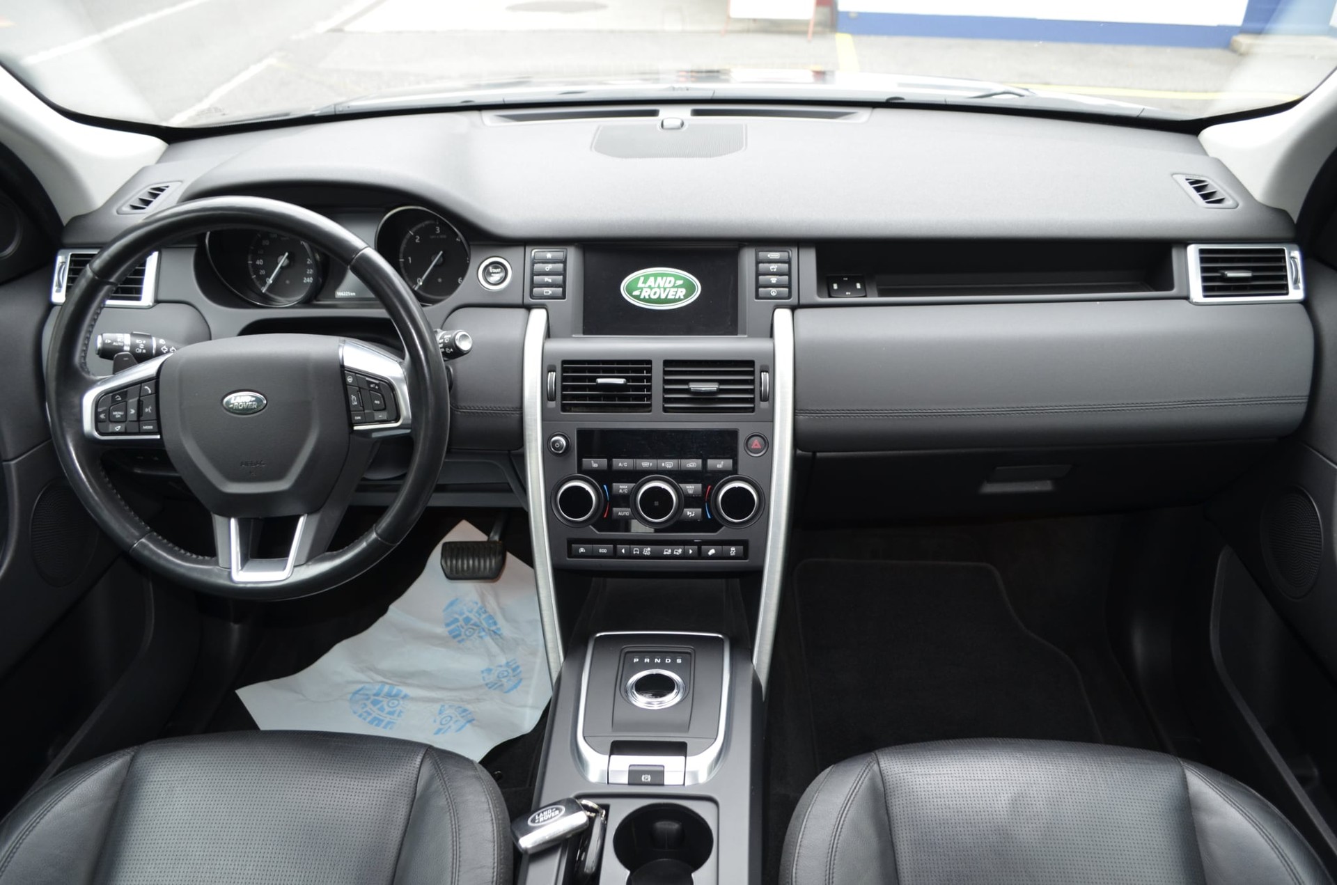 LAND ROVER Discovery Sport 2.0 TD4 HSE AT9-image-6