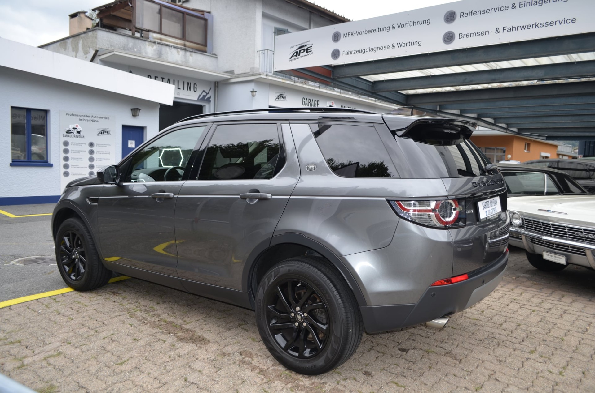 LAND ROVER Discovery Sport 2.0 TD4 HSE AT9-image-2