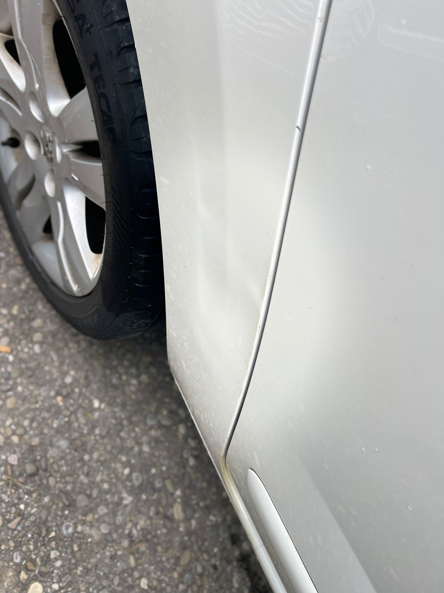PEUGEOT 5008 1.6 16V T Allure Automatic-image-13