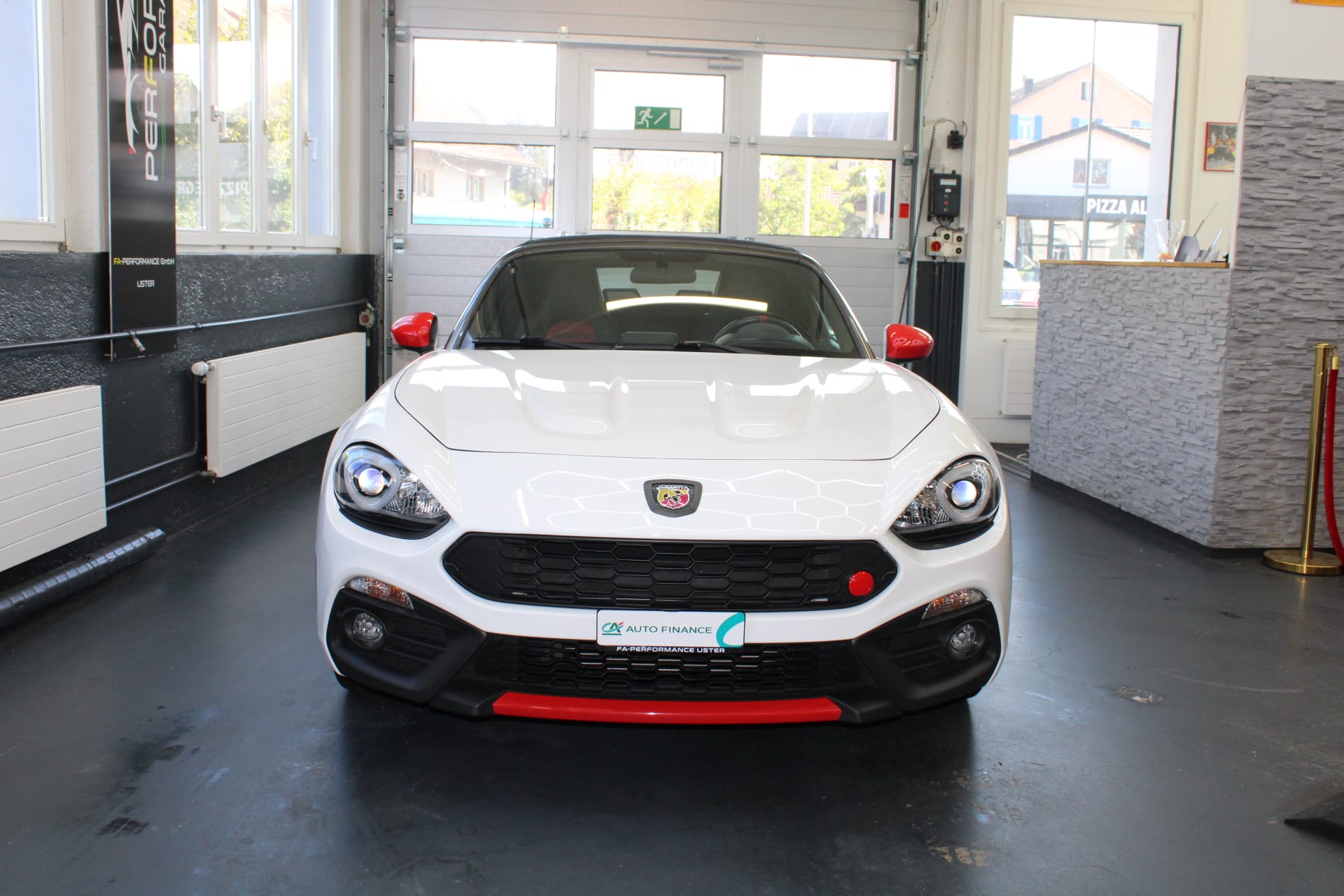 FIAT 124 Spider 1.4 TB Abarth-image-1