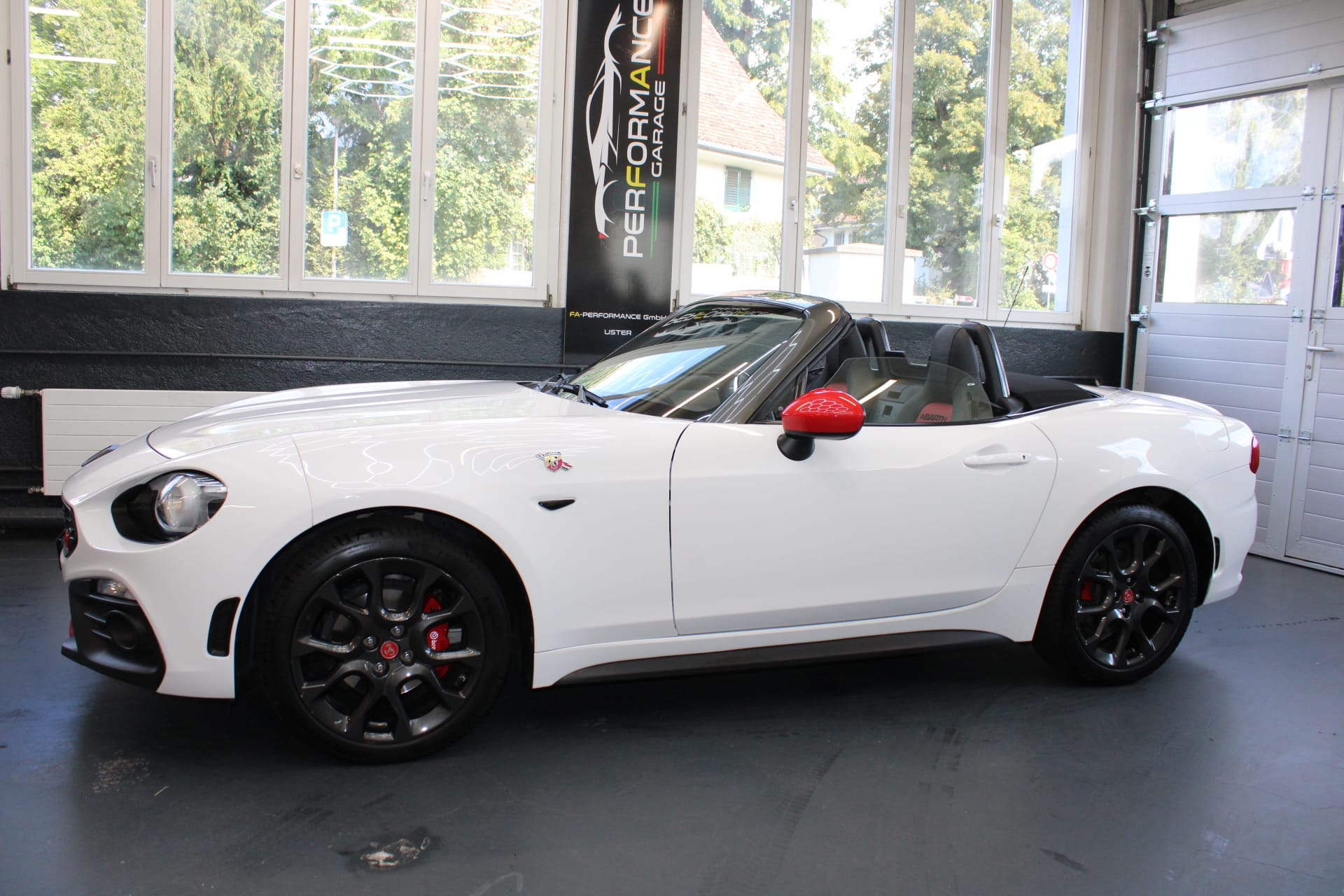 FIAT 124 Spider 1.4 TB Abarth-image-3