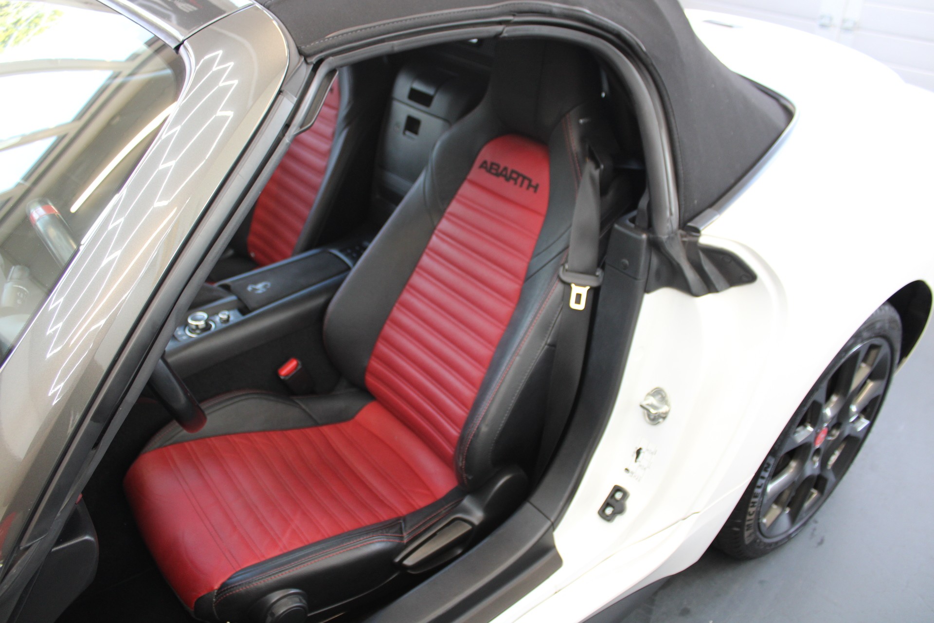 FIAT 124 Spider 1.4 TB Abarth-image-6