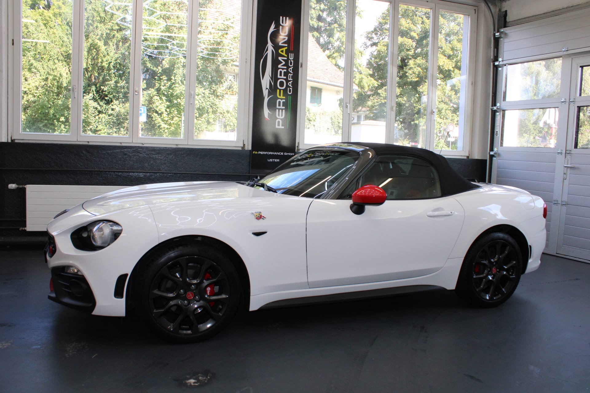 FIAT 124 Spider 1.4 TB Abarth-image-2