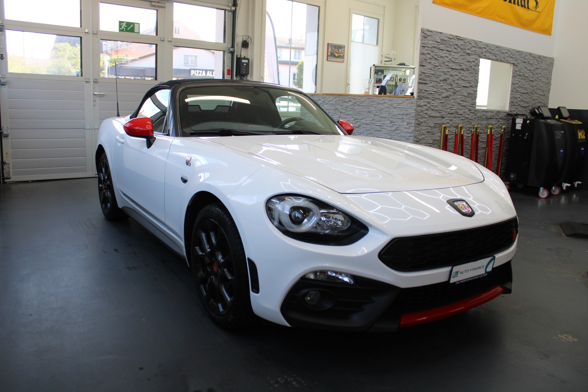 FIAT 124 Spider 1.4 TB Abarth-image-14