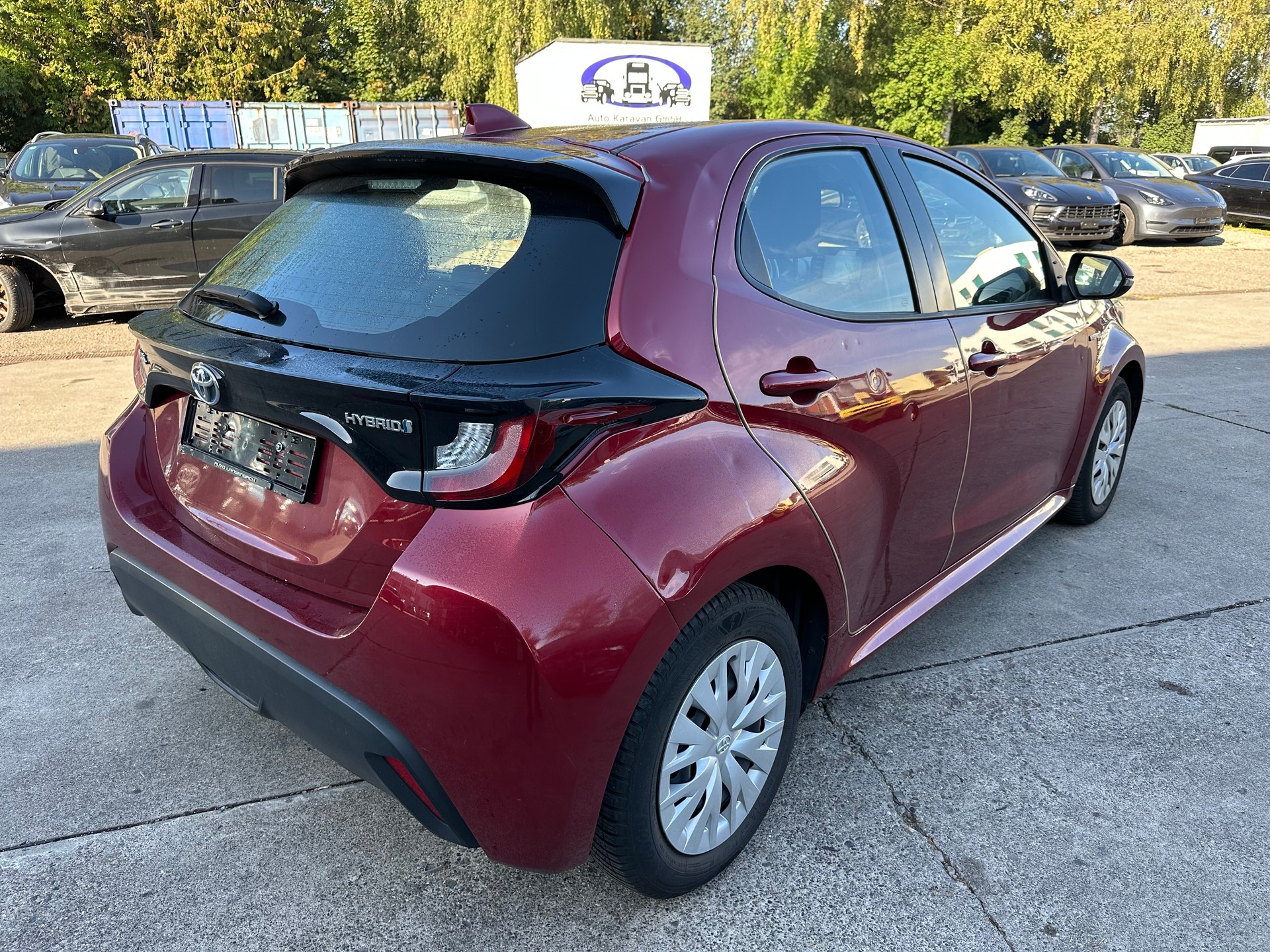 TOYOTA Yaris 1.5 Comfort e-CVT-image-3