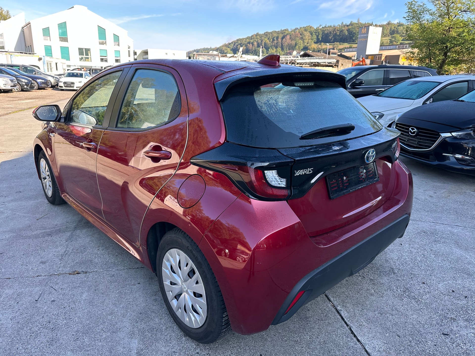 TOYOTA Yaris 1.5 Comfort e-CVT-image-5