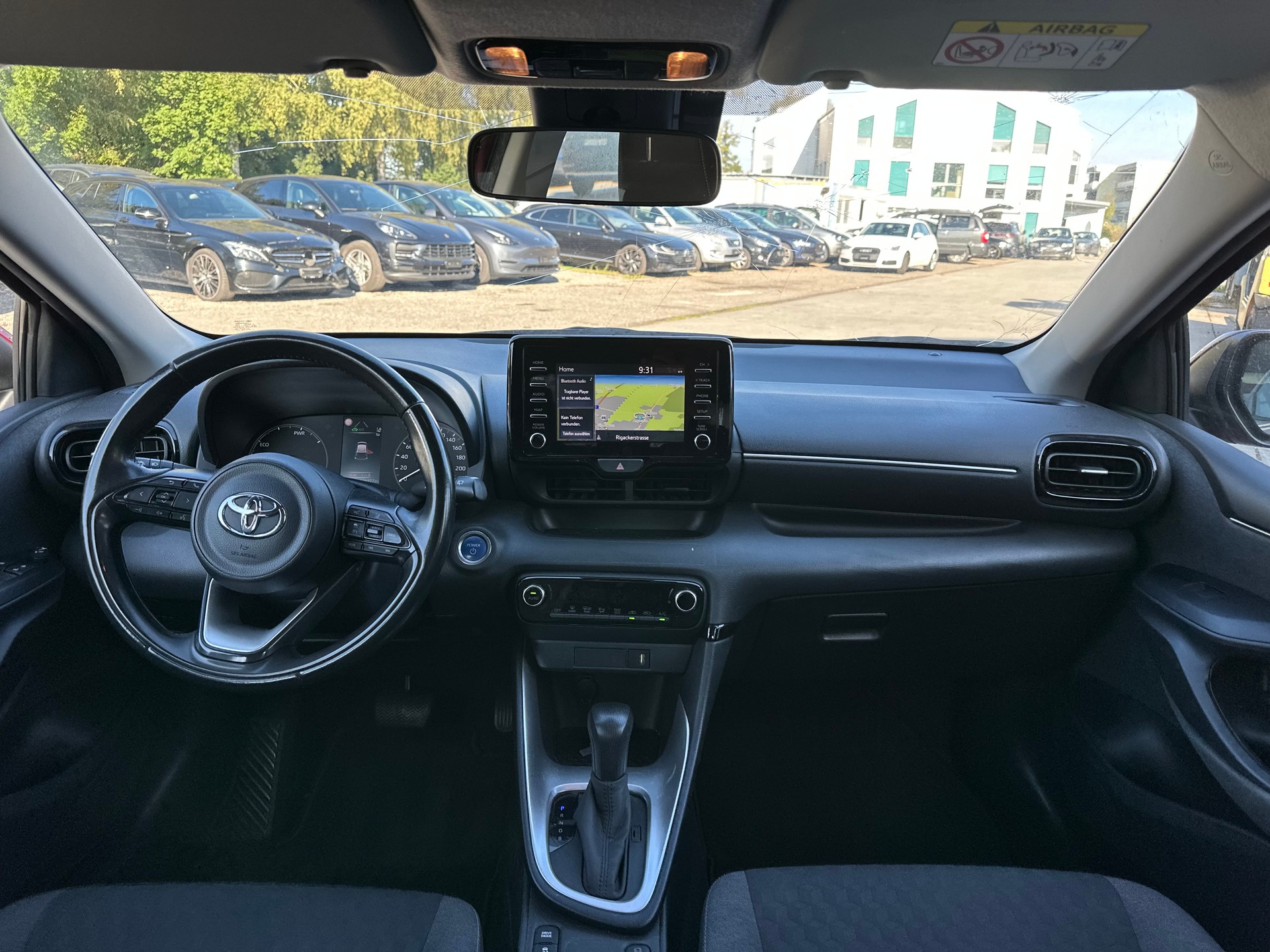 TOYOTA Yaris 1.5 Comfort e-CVT-image-12