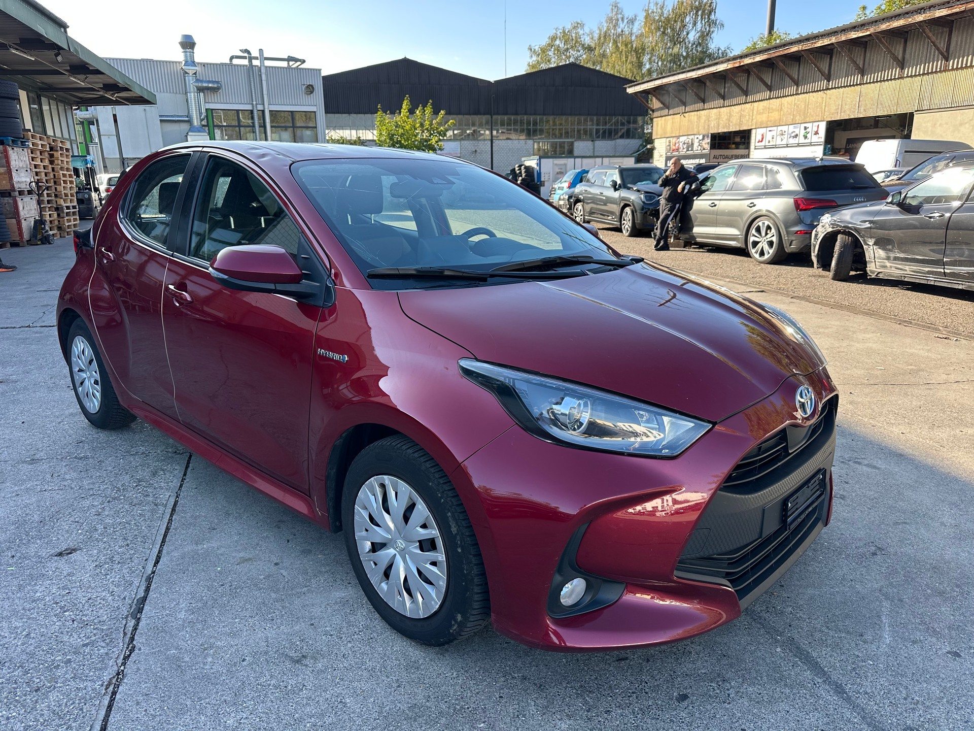 TOYOTA Yaris 1.5 Comfort e-CVT-image-1