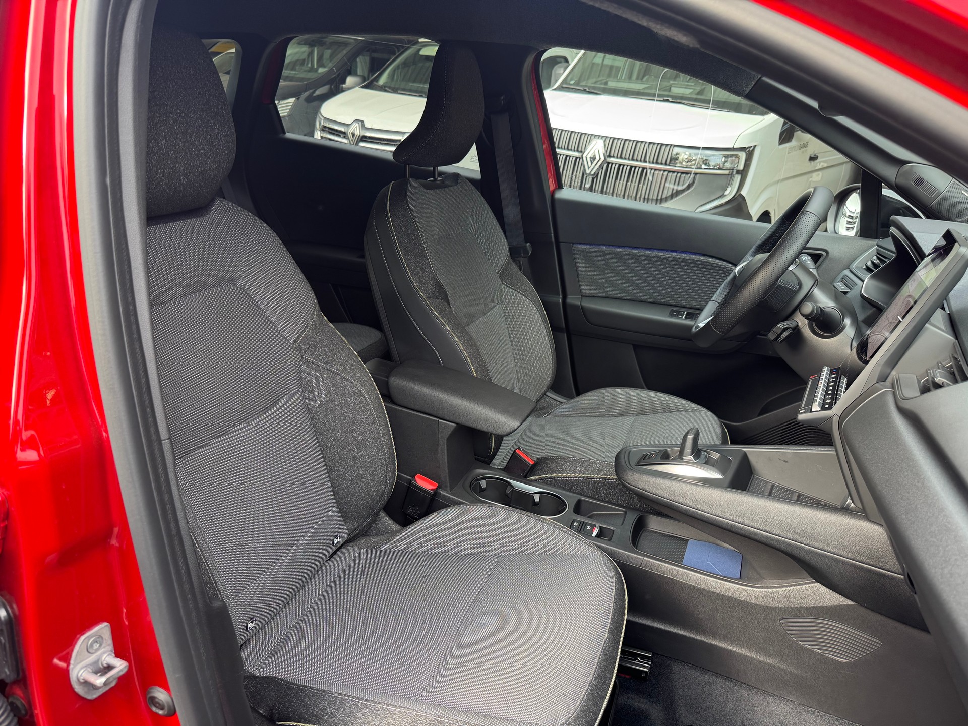 RENAULT Symbioz 1.8 E-Tech Techno-image-9