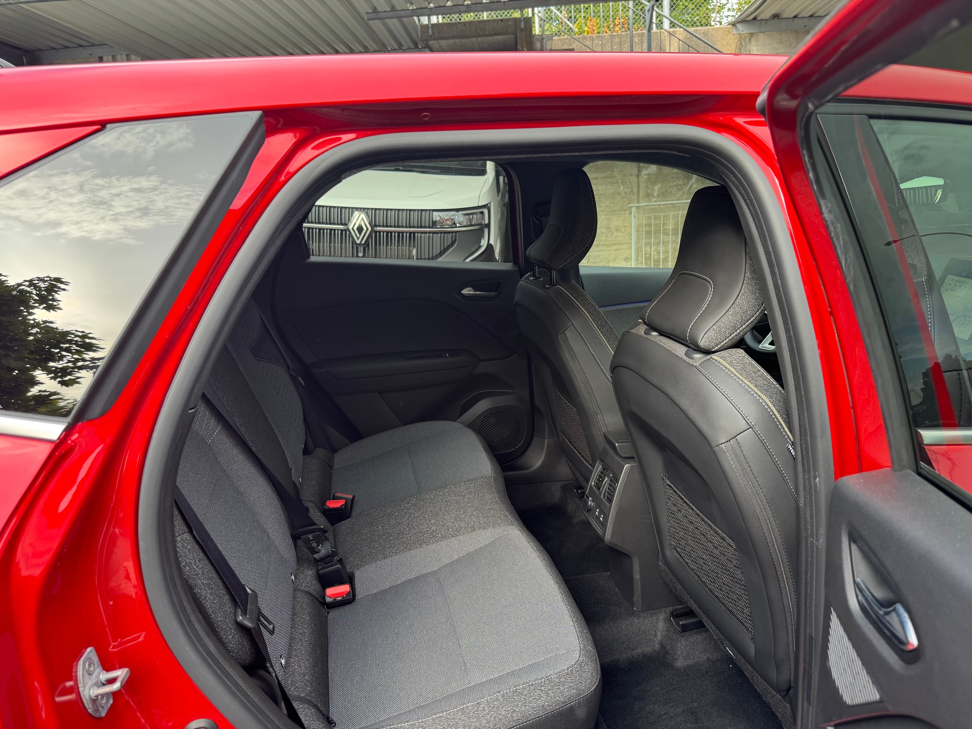 RENAULT Symbioz 1.8 E-Tech Techno-image-10