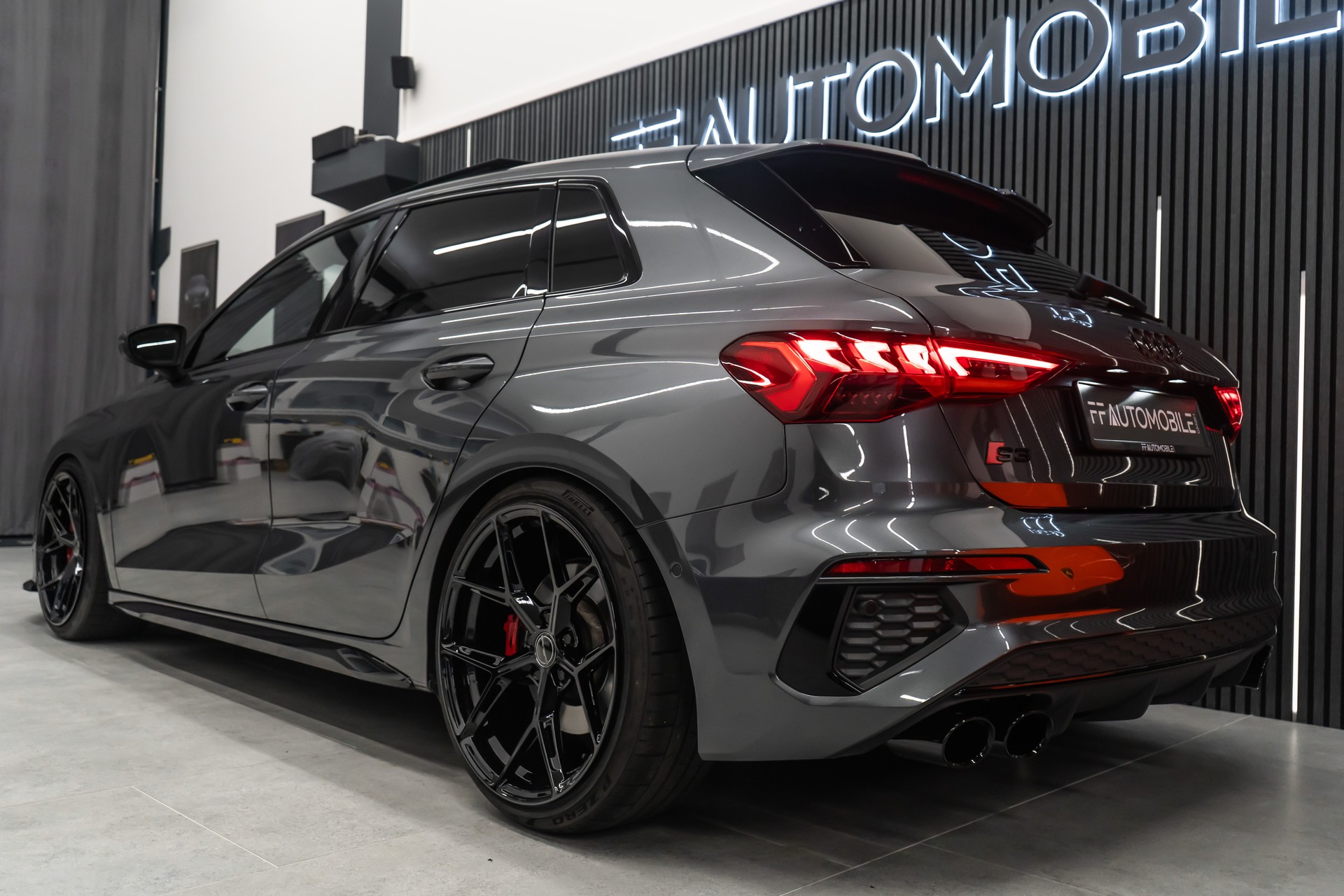 AUDI S3 Sportback 2.0 TFSI QUATTRO S-TRONIC / SEHR SCHÖNE OPTIK-image-12