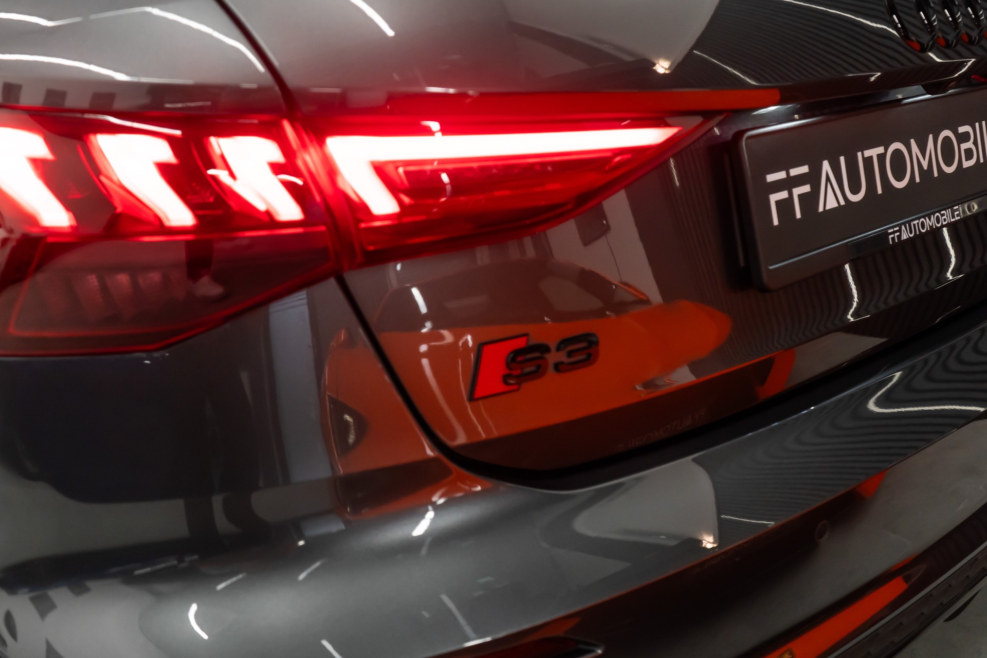 AUDI S3 Sportback 2.0 TFSI QUATTRO S-TRONIC / SEHR SCHÖNE OPTIK-image-13