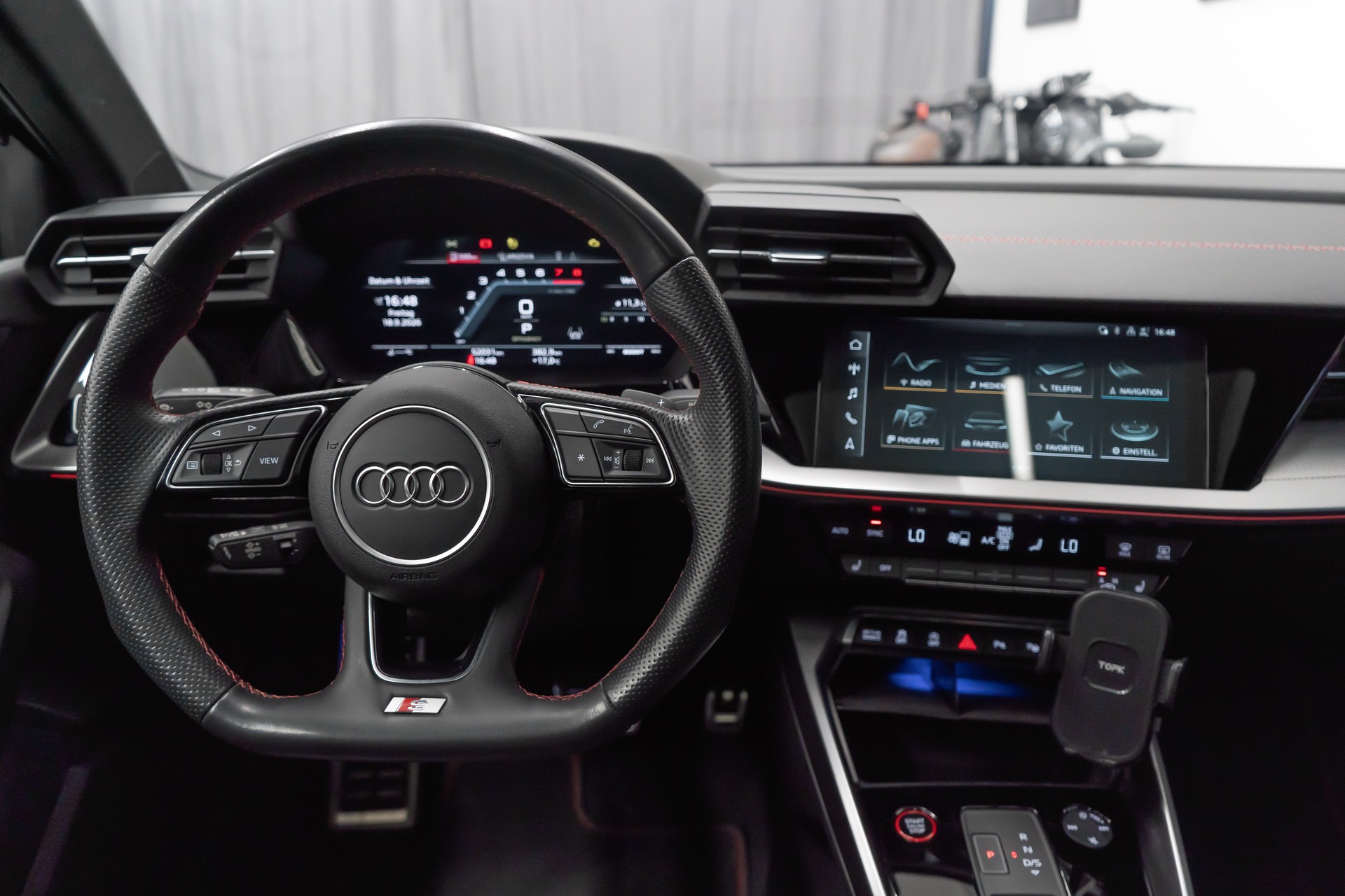 AUDI S3 Sportback 2.0 TFSI QUATTRO S-TRONIC / SEHR SCHÖNE OPTIK-image-20
