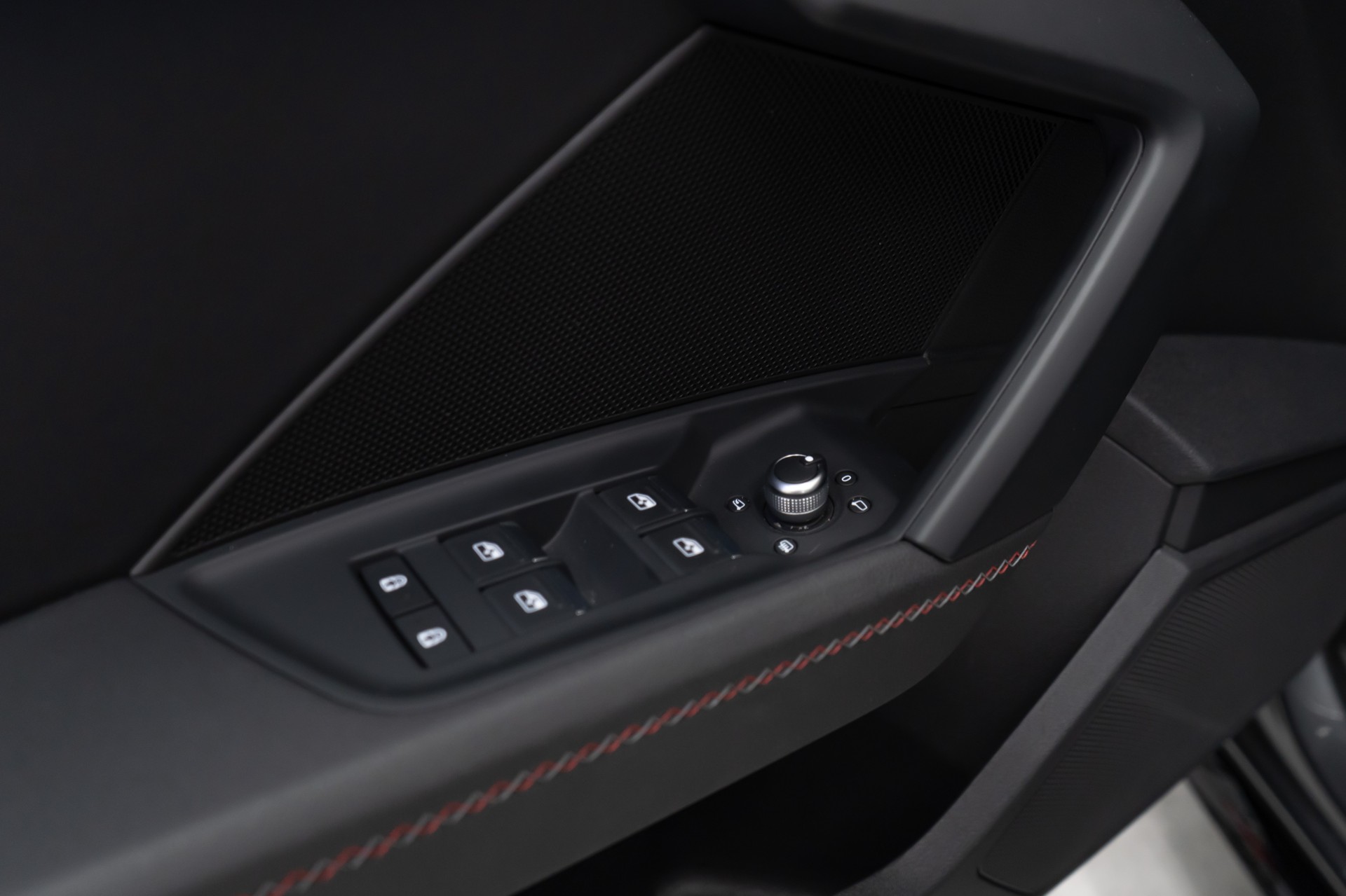 AUDI S3 Sportback 2.0 TFSI QUATTRO S-TRONIC / SEHR SCHÖNE OPTIK-image-28
