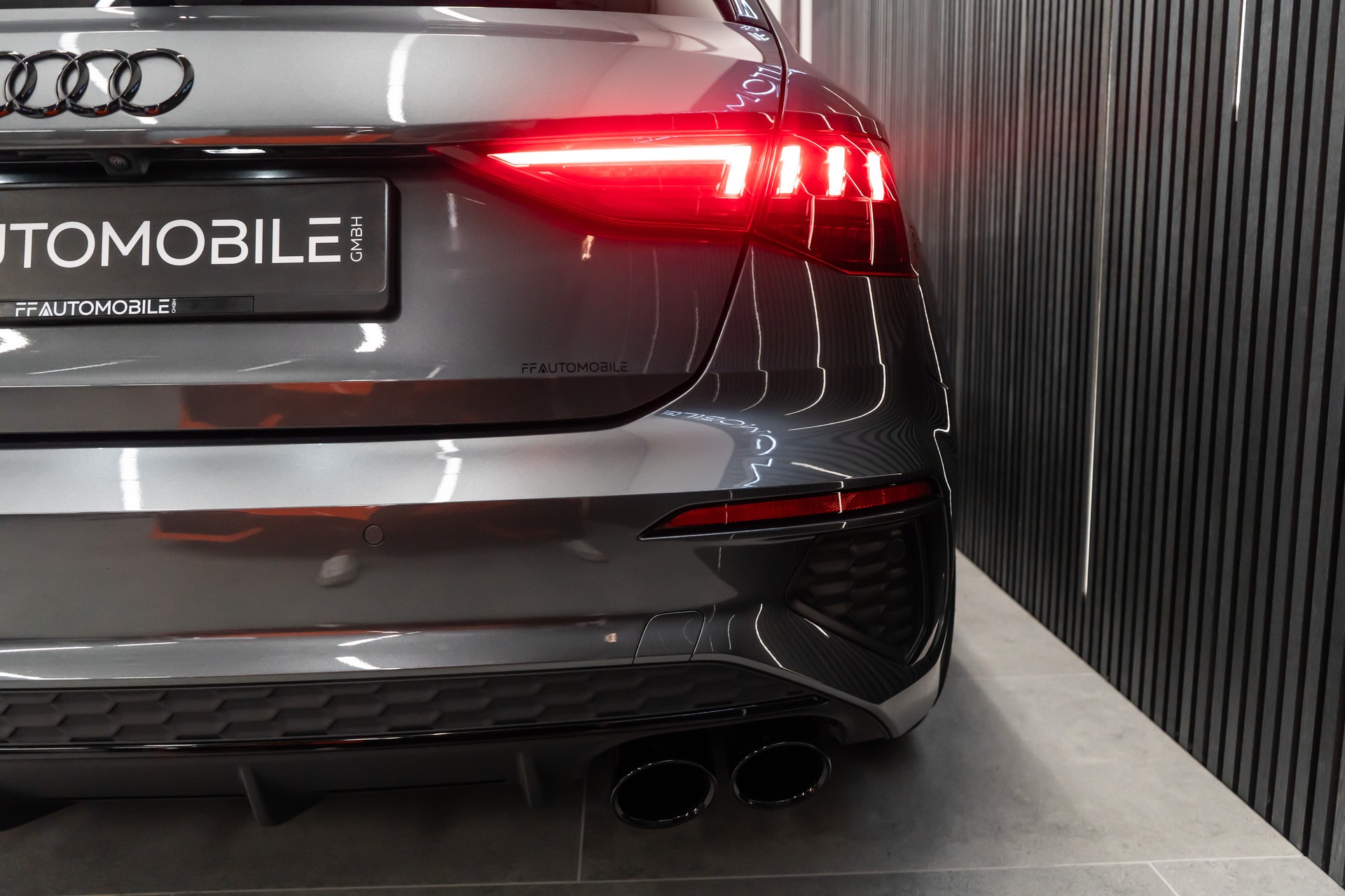 AUDI S3 Sportback 2.0 TFSI QUATTRO S-TRONIC / SEHR SCHÖNE OPTIK-image-14