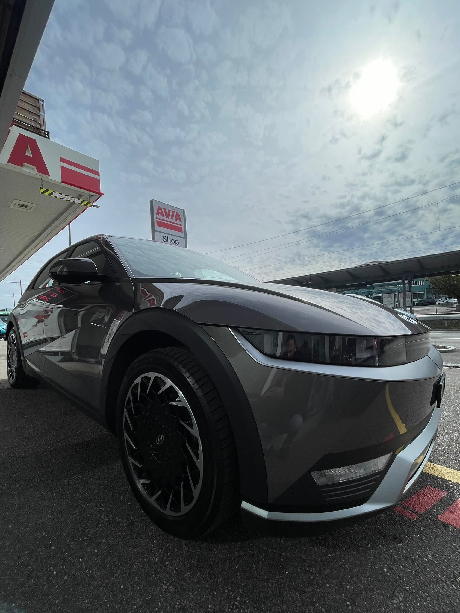 HYUNDAI Ioniq 5 72kWh Origo 4WD SOH 100% WLTP 460Km AHK 1600 KG Werksgarantie-image-2