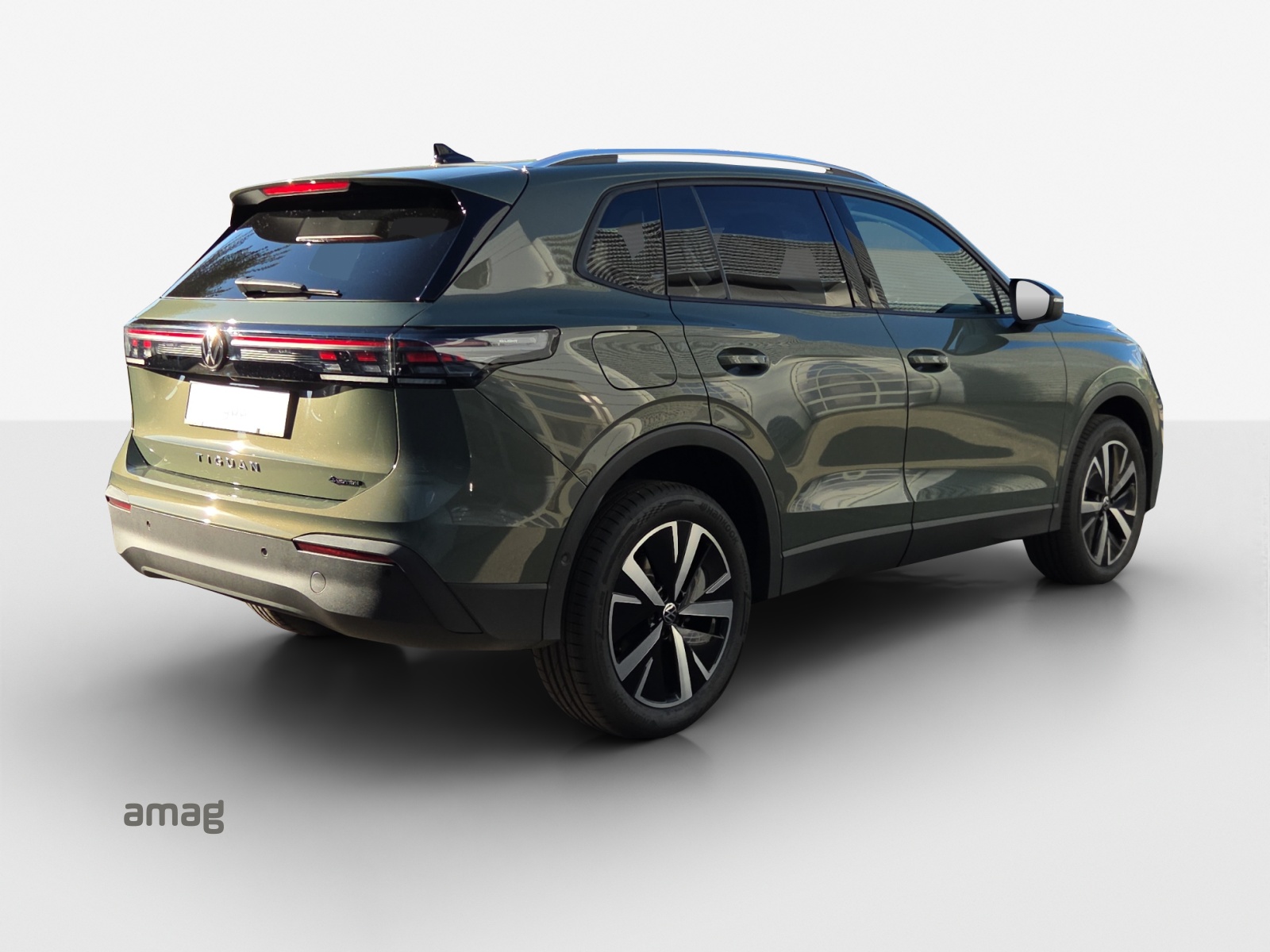 VW Tiguan 2.0 TSI DSG Life 4Motion-image-4