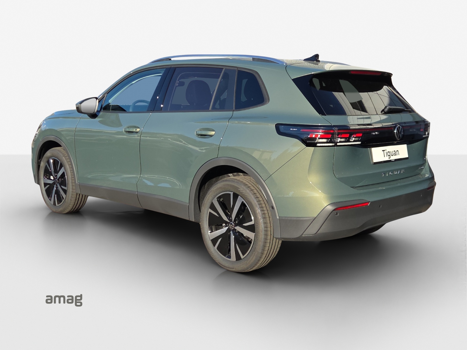 VW Tiguan 2.0 TSI DSG Life 4Motion-image-2