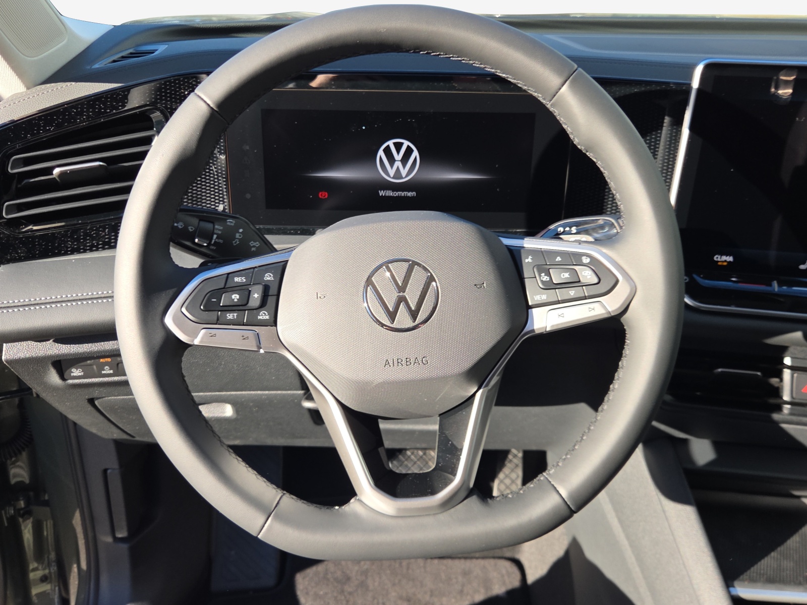 VW Tiguan 2.0 TSI DSG Life 4Motion-image-9