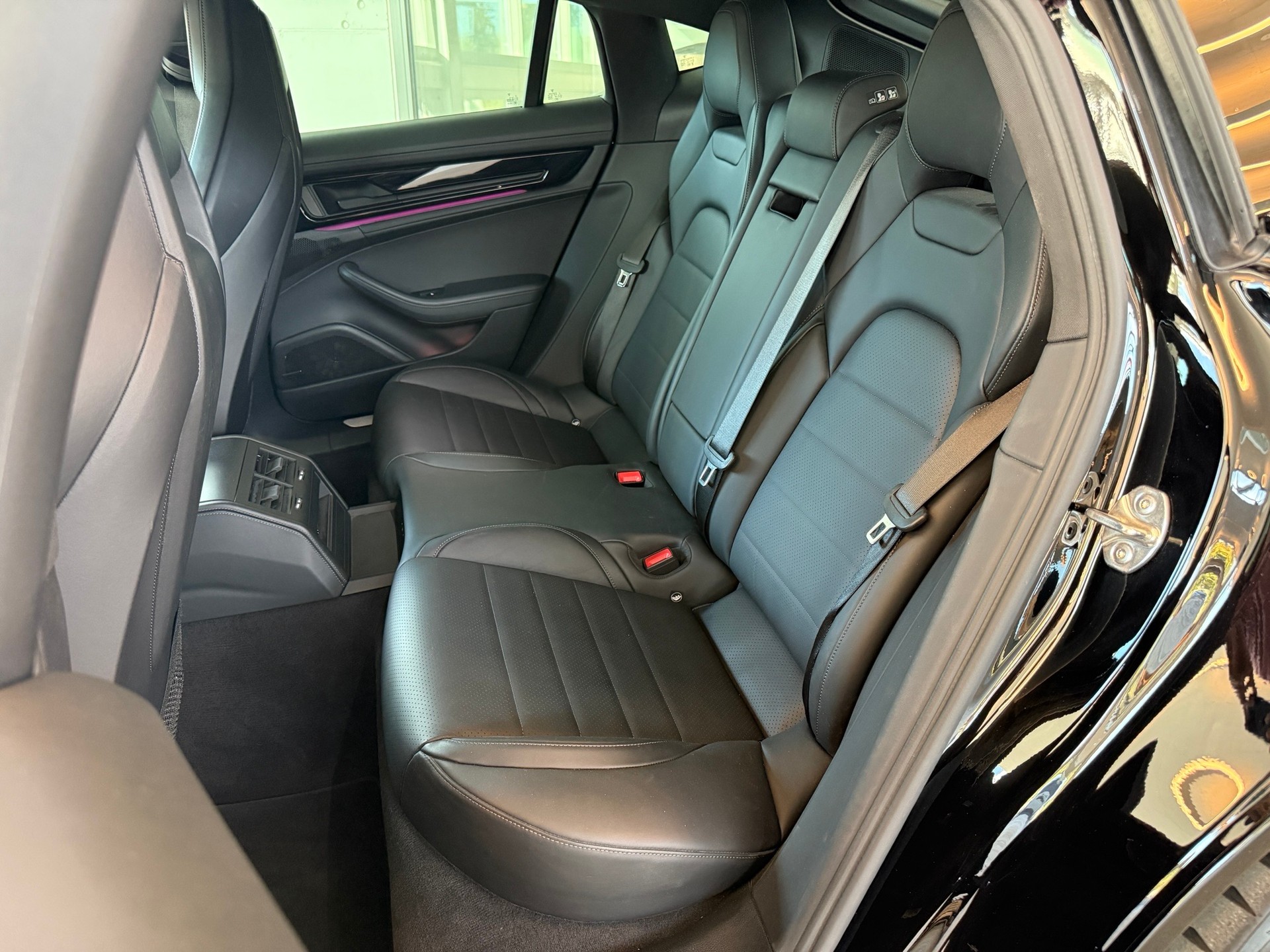 PORSCHE Panamera 4 PDK-image-9