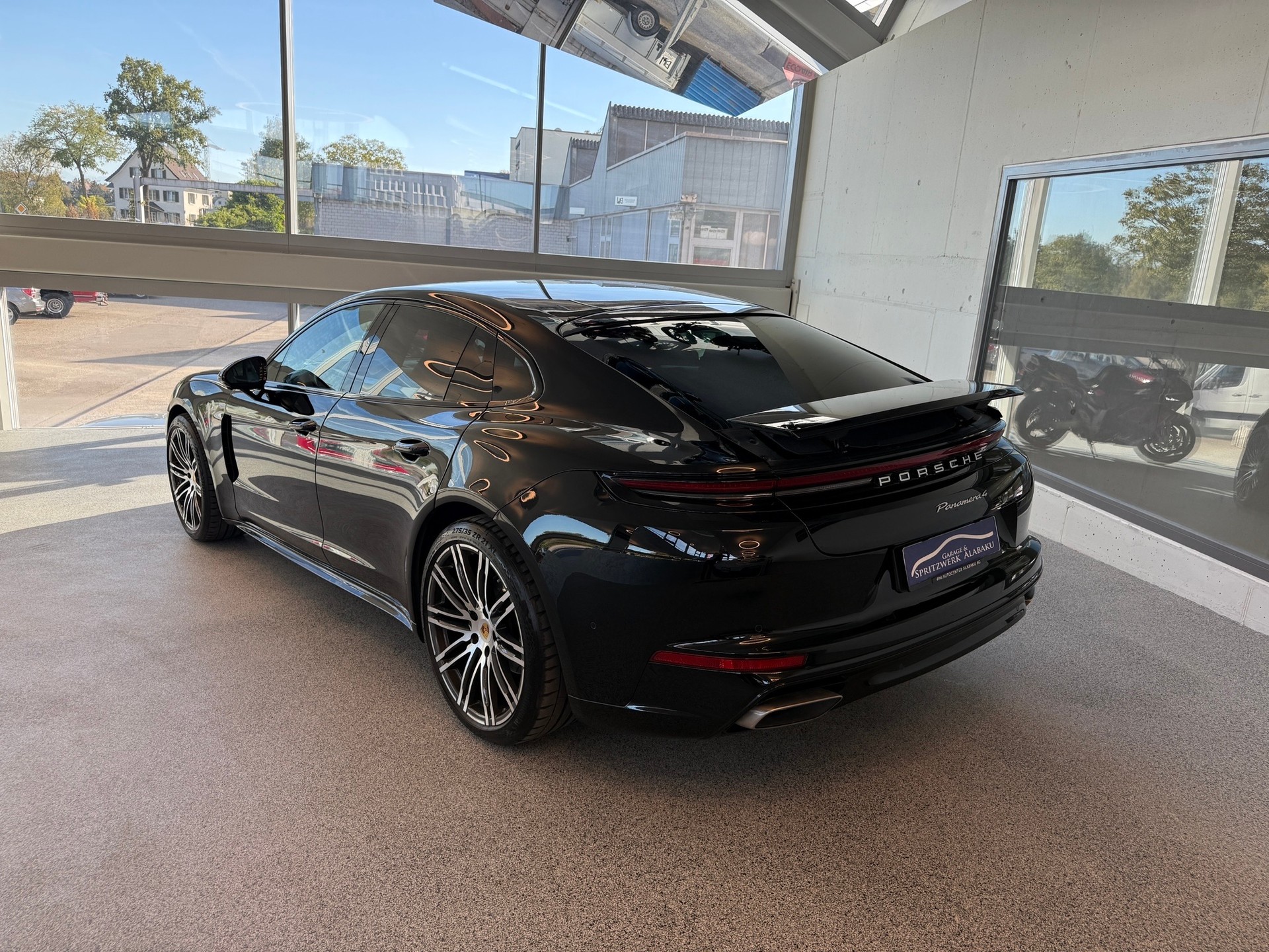 PORSCHE Panamera 4 PDK-image-3