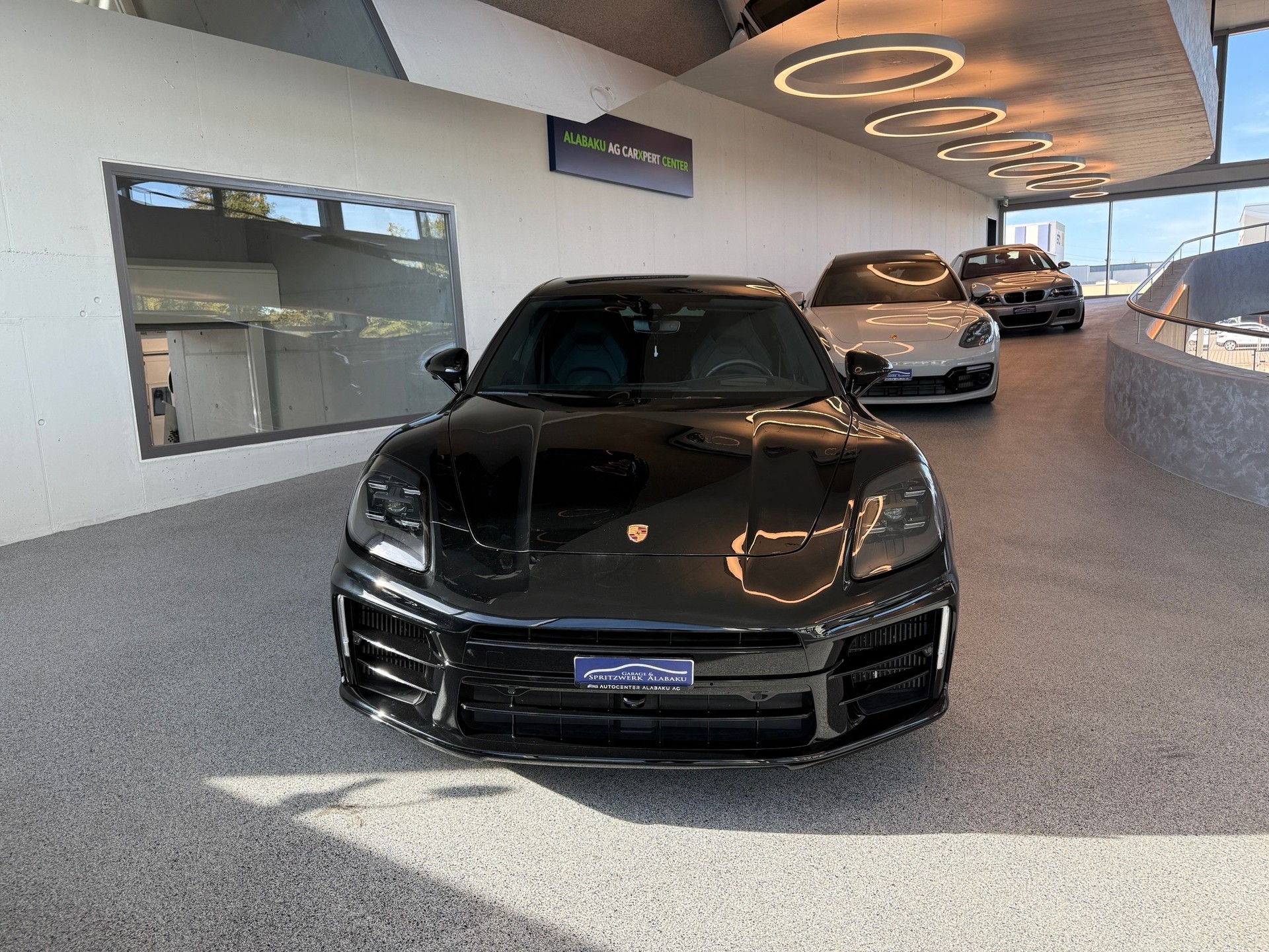 PORSCHE Panamera 4 PDK-image-1