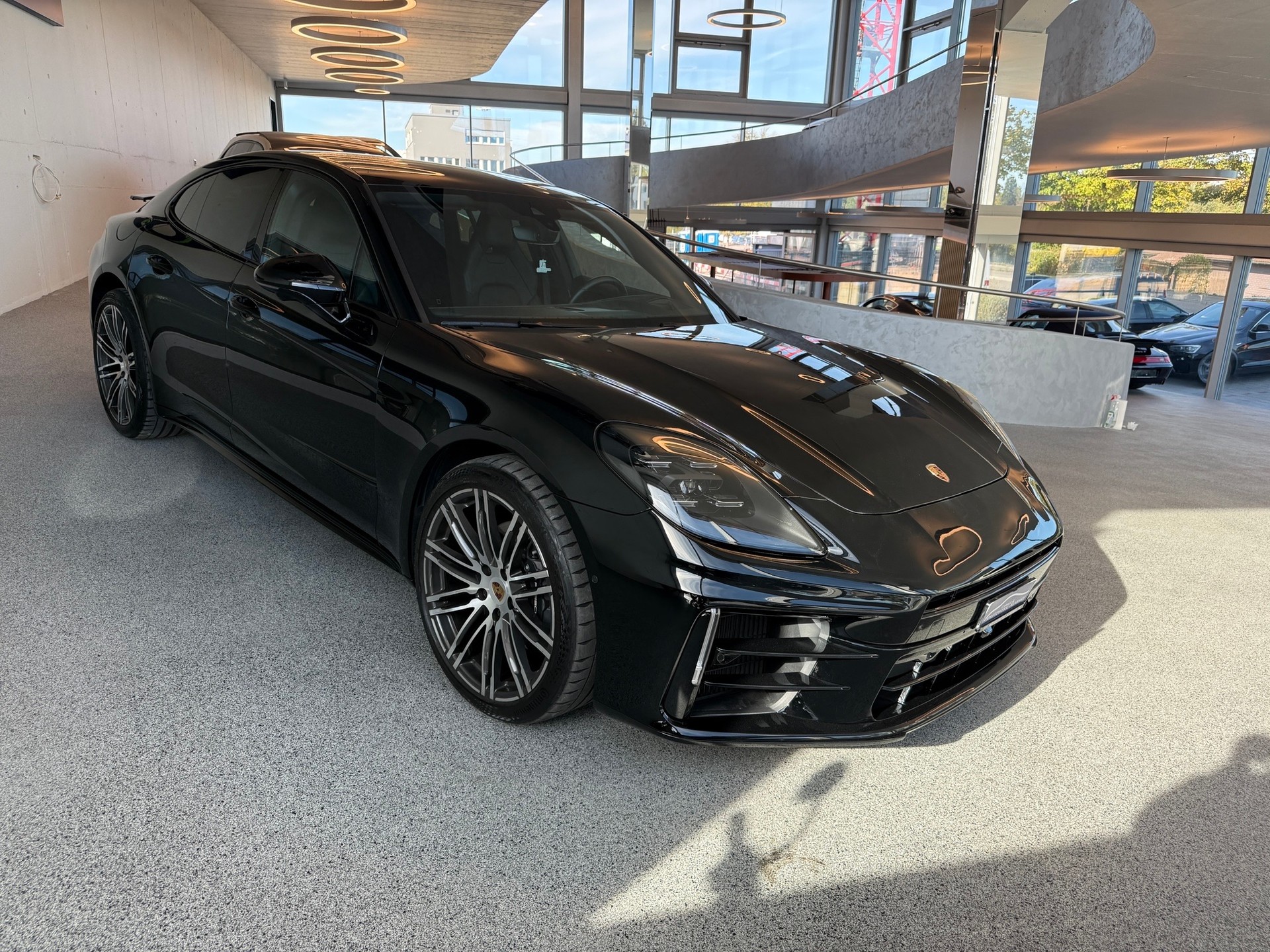 PORSCHE Panamera 4 PDK-image-2