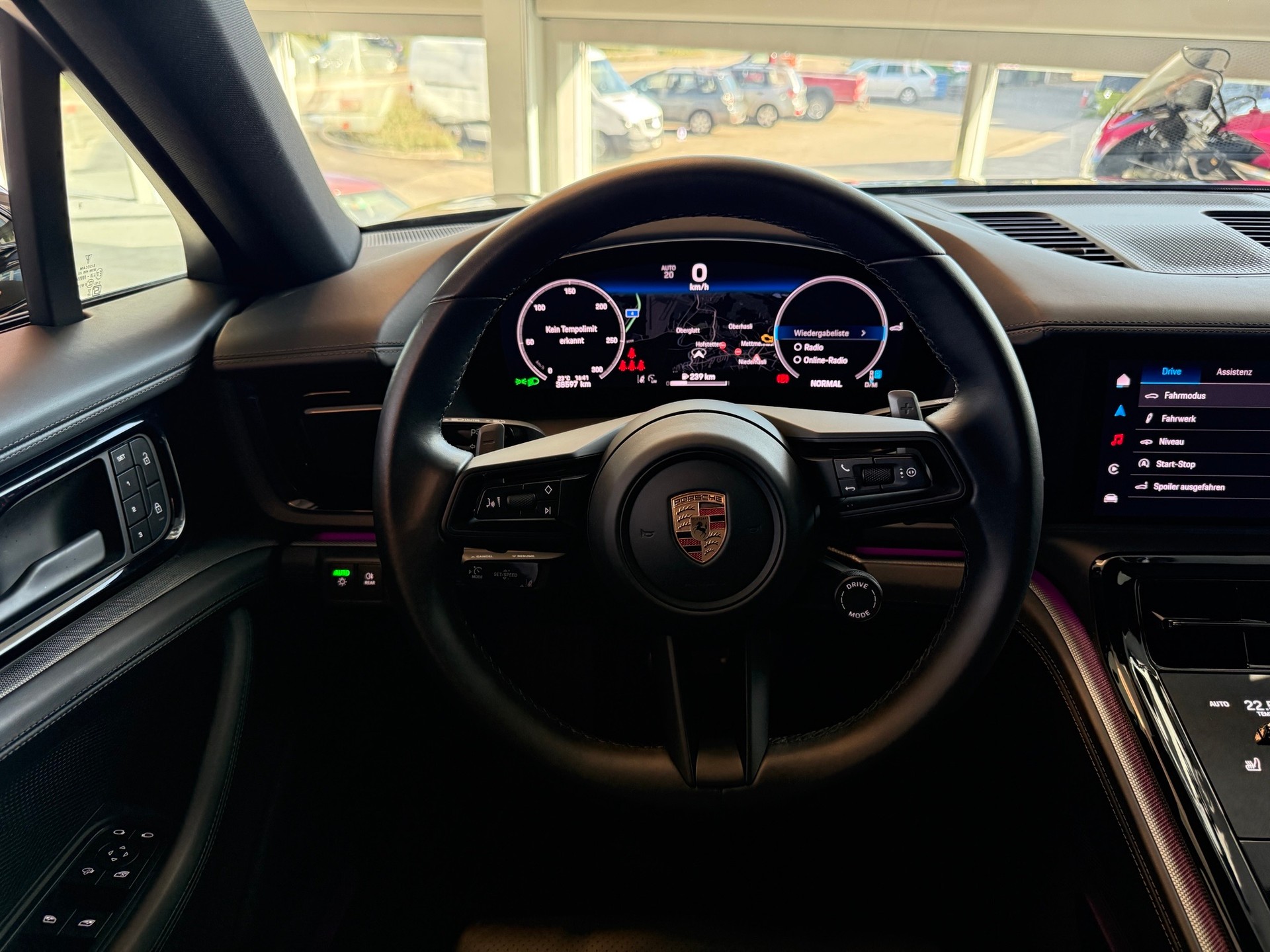 PORSCHE Panamera 4 PDK-image-17