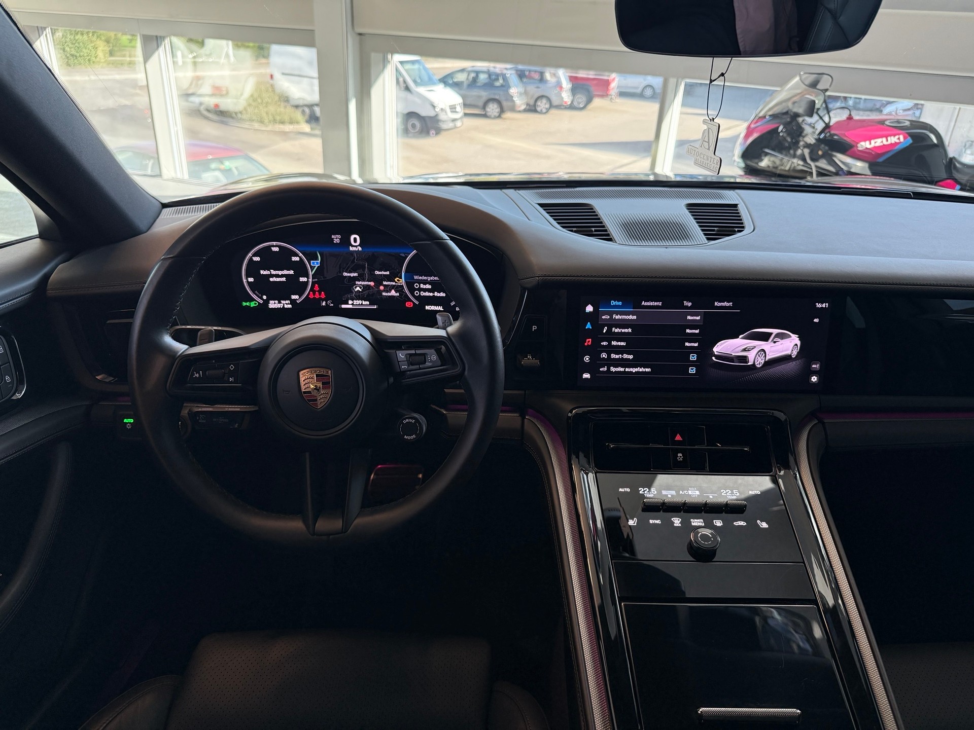 PORSCHE Panamera 4 PDK-image-16