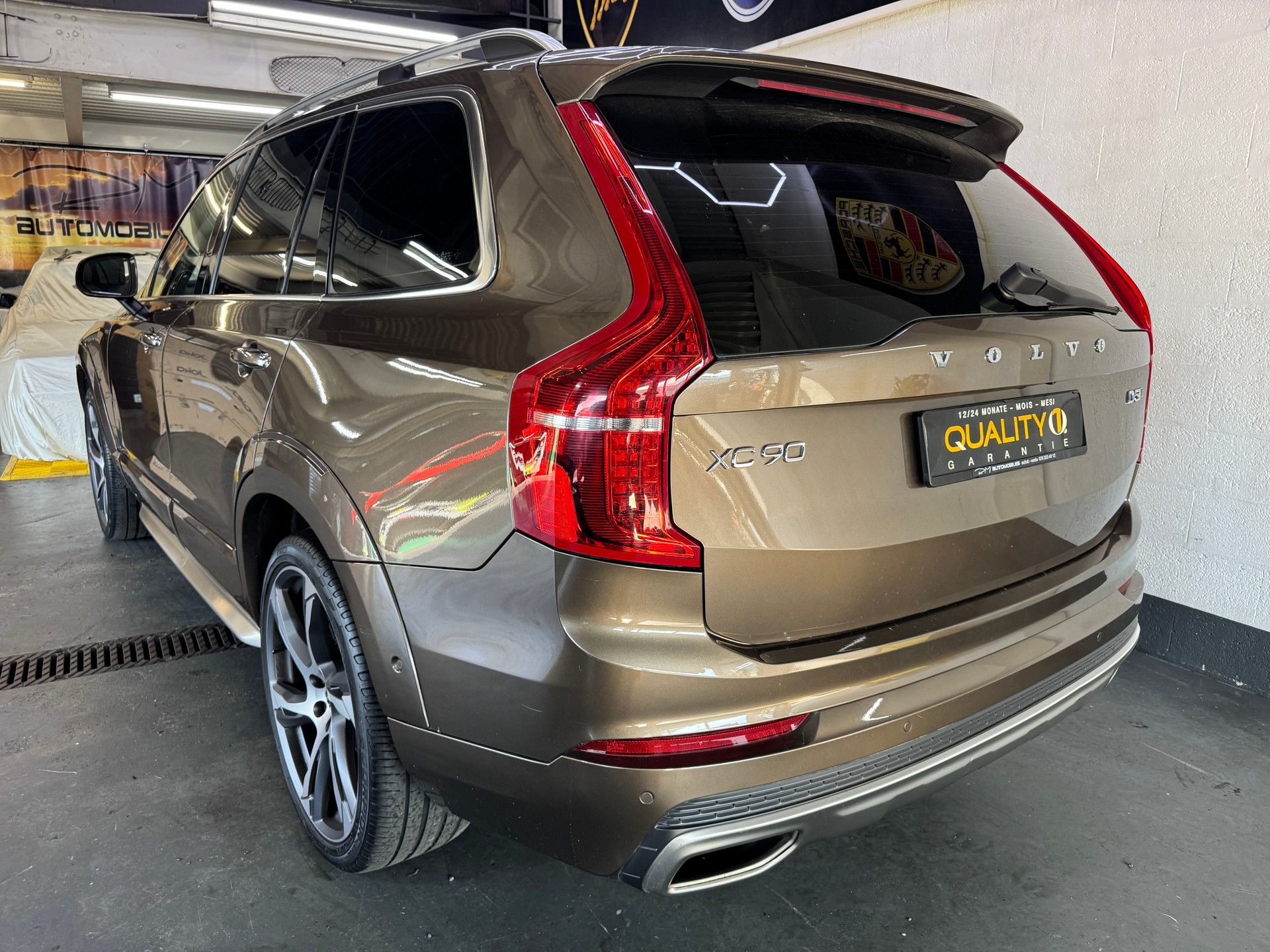 VOLVO XC90 D5 AWD Momentum Geartronic-image-2