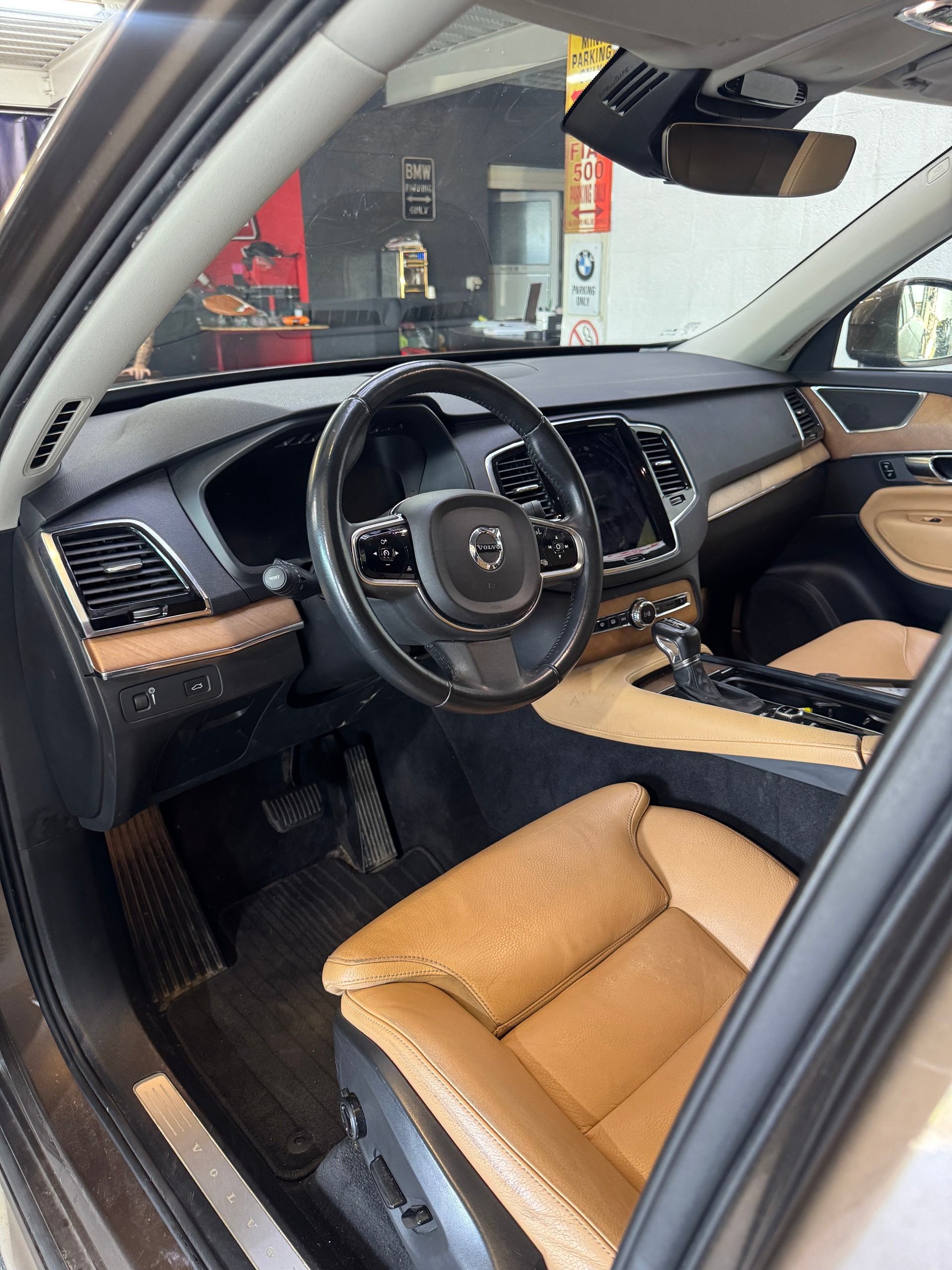 VOLVO XC90 D5 AWD Momentum Geartronic-image-4
