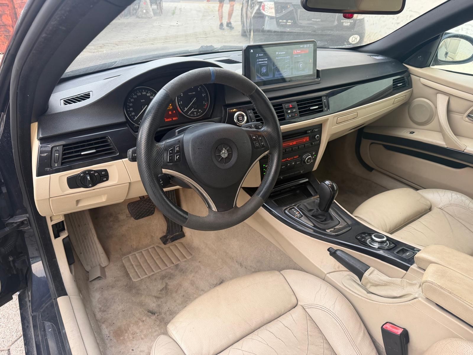 BMW 320i Cabriolet Steptronic-image-6