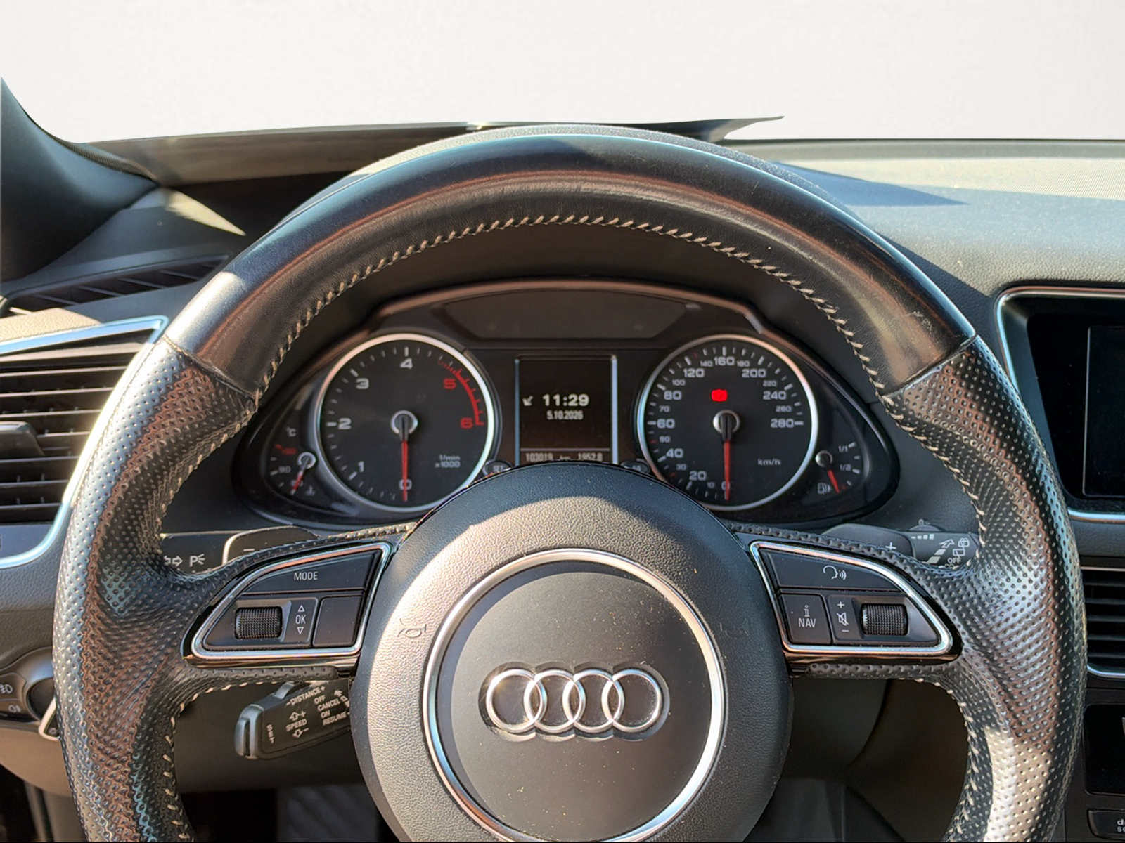 AUDI Q5 2.0 TDI quattro S-tronic-image-3
