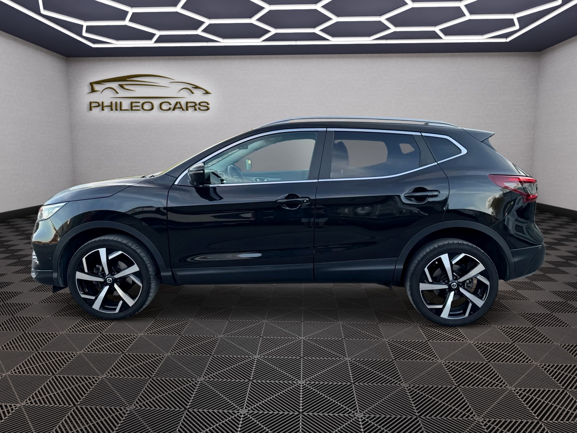 NISSAN Qashqai 1.7 dCi tekna+ Xtronic ALL-MODE 4x4-image-3