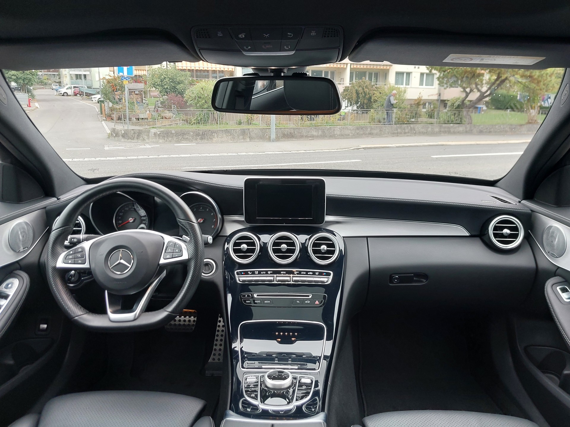 MERCEDES-BENZ C 250 AMG Line 7G-Tronic-image-4