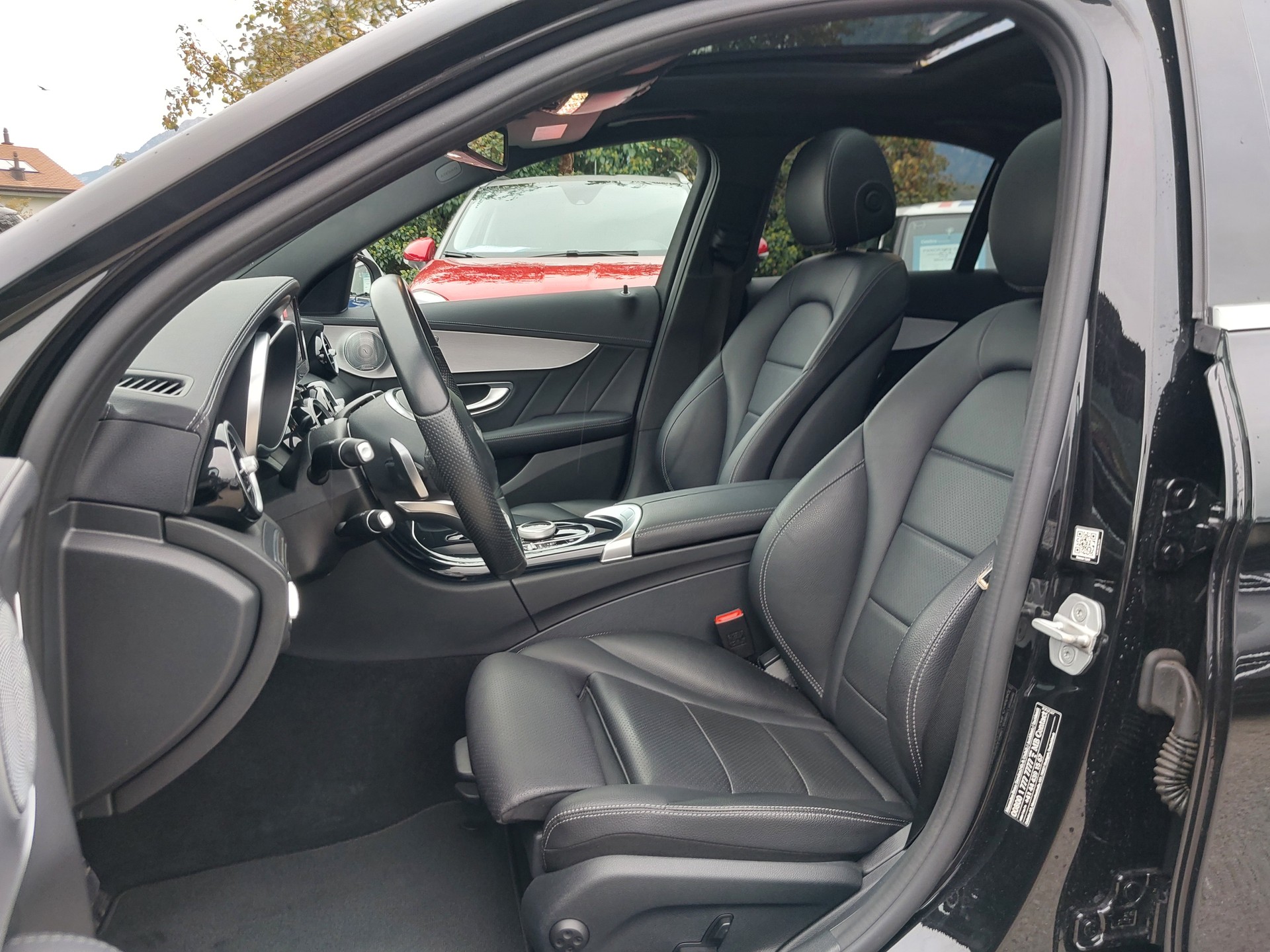 MERCEDES-BENZ C 250 AMG Line 7G-Tronic-image-5