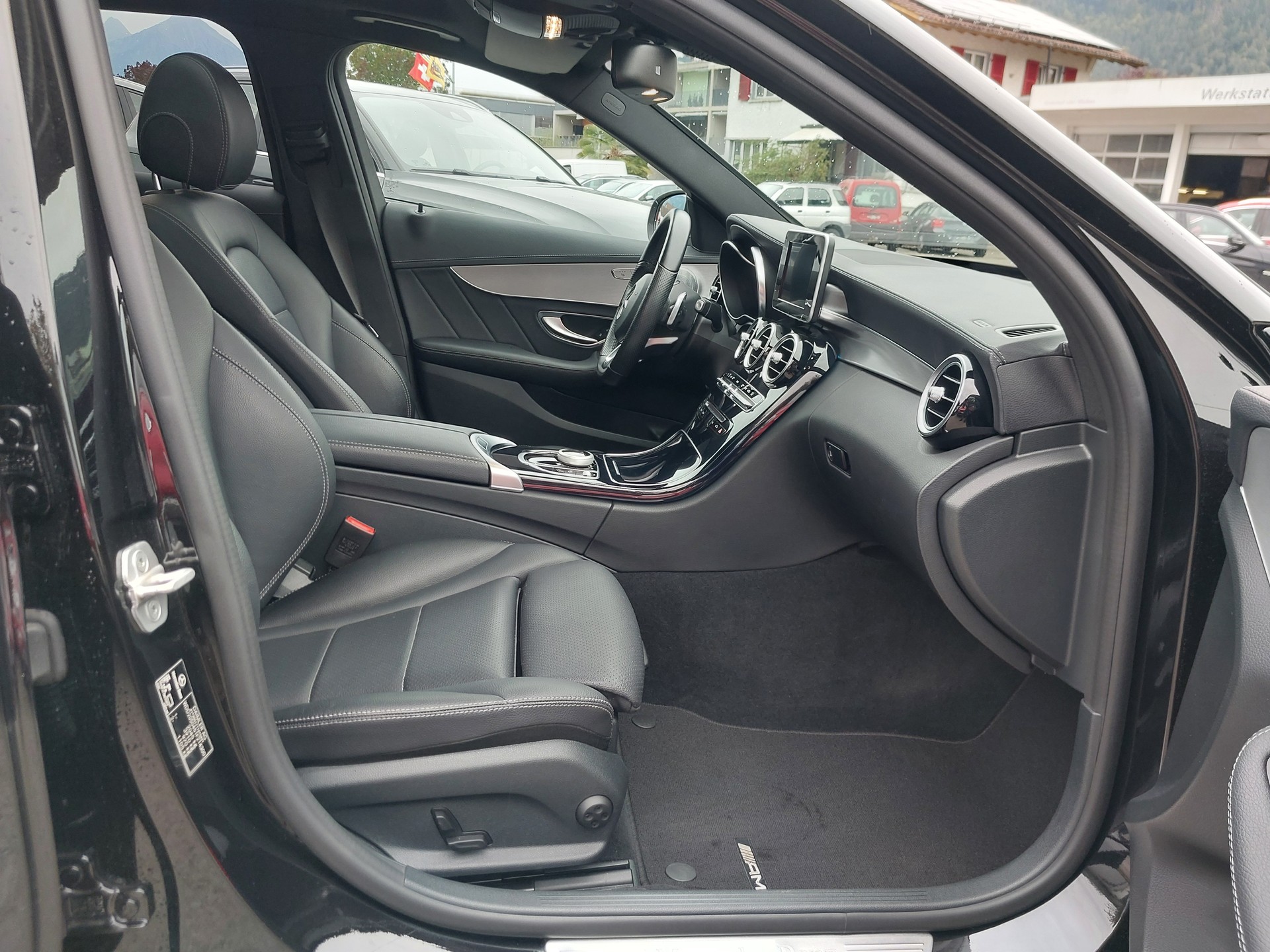 MERCEDES-BENZ C 250 AMG Line 7G-Tronic-image-7