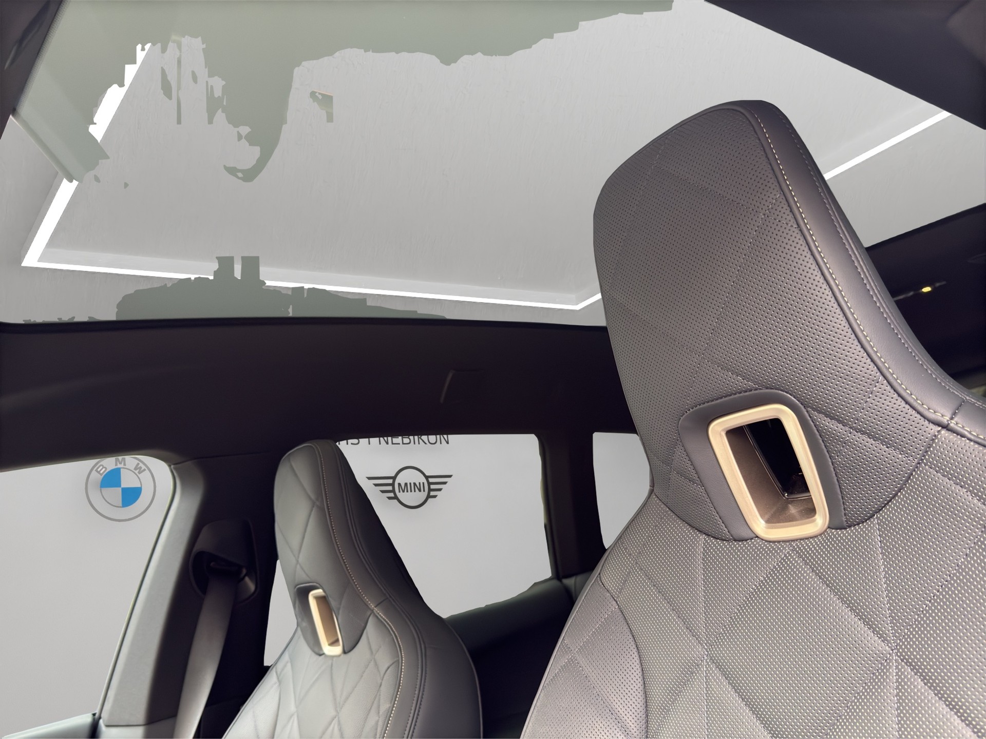 BMW iX M60-image-12