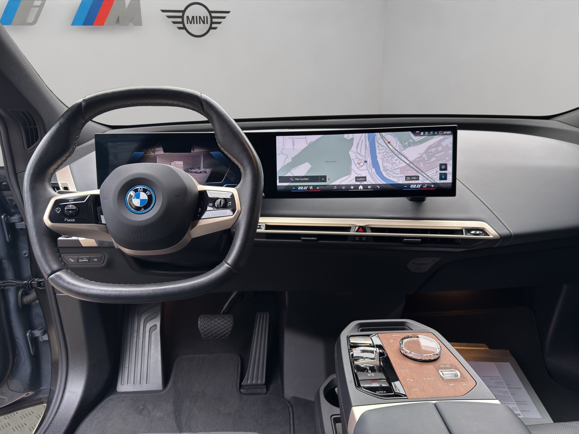 BMW iX M60-image-15
