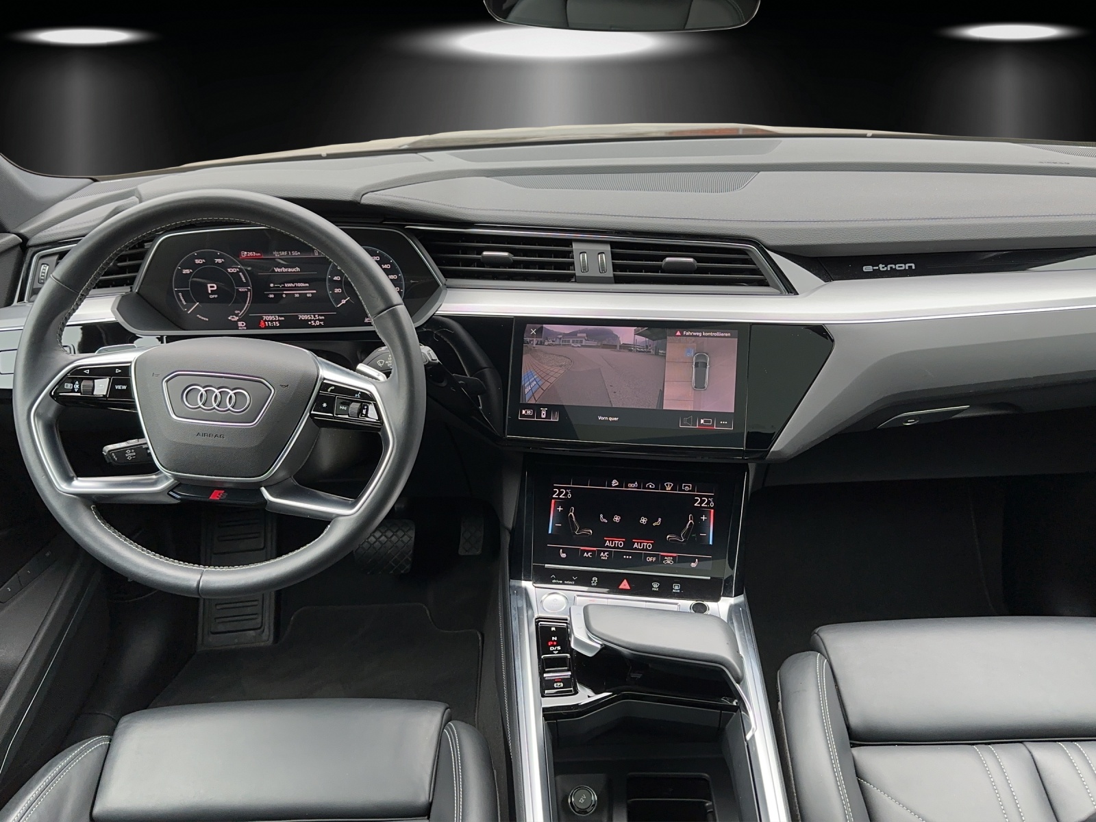 AUDI e-tron 55 Advanced quattro-image-10