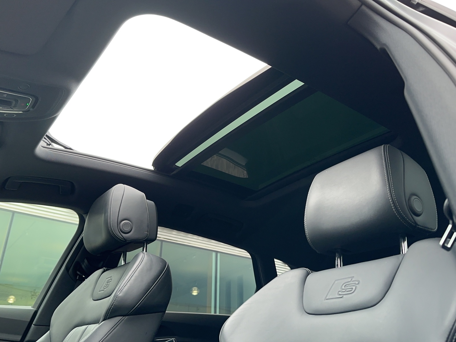 AUDI e-tron 55 Advanced quattro-image-14