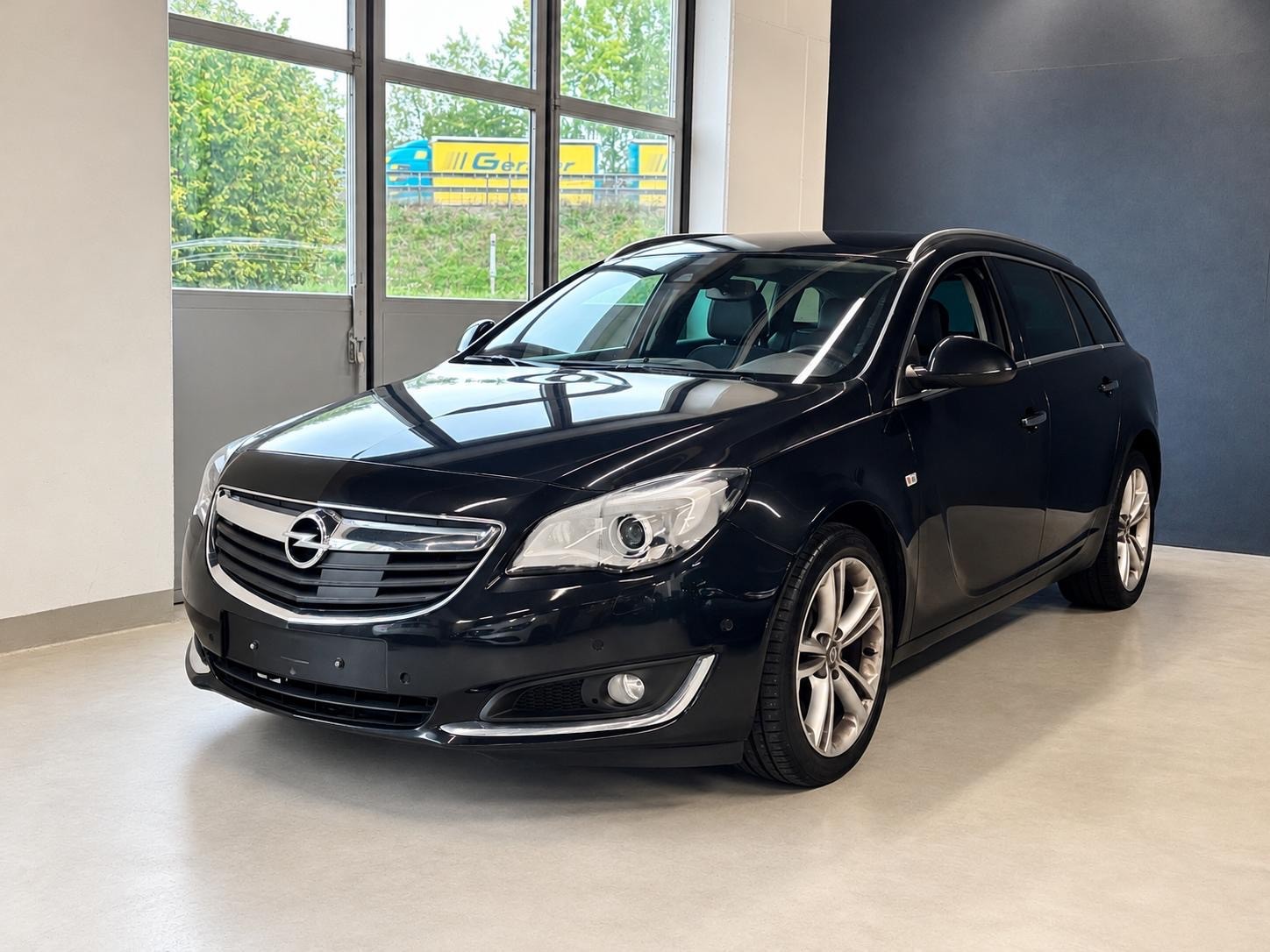 OPEL Insignia ST 2.0 Turbo Sport 4WD Aut.-image-3