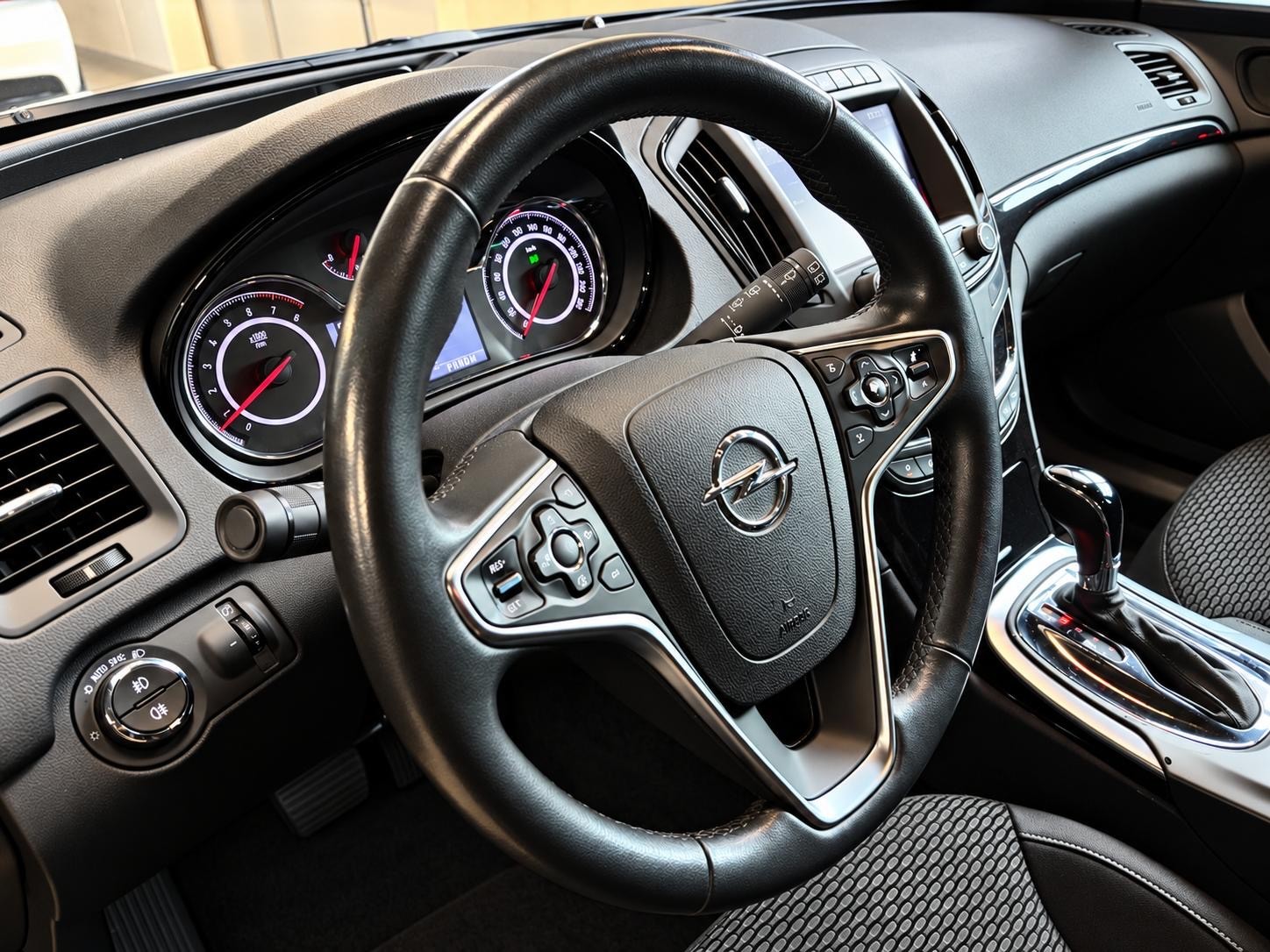 OPEL Insignia ST 2.0 Turbo Sport 4WD Aut.-image-15